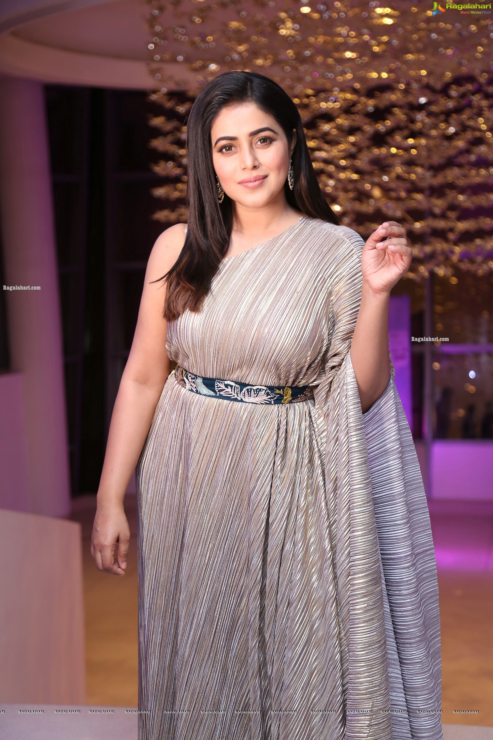 Poorna at Aha's Manchi Rojulochaie And 3 Roses Success Meet, HD Photo Gallery