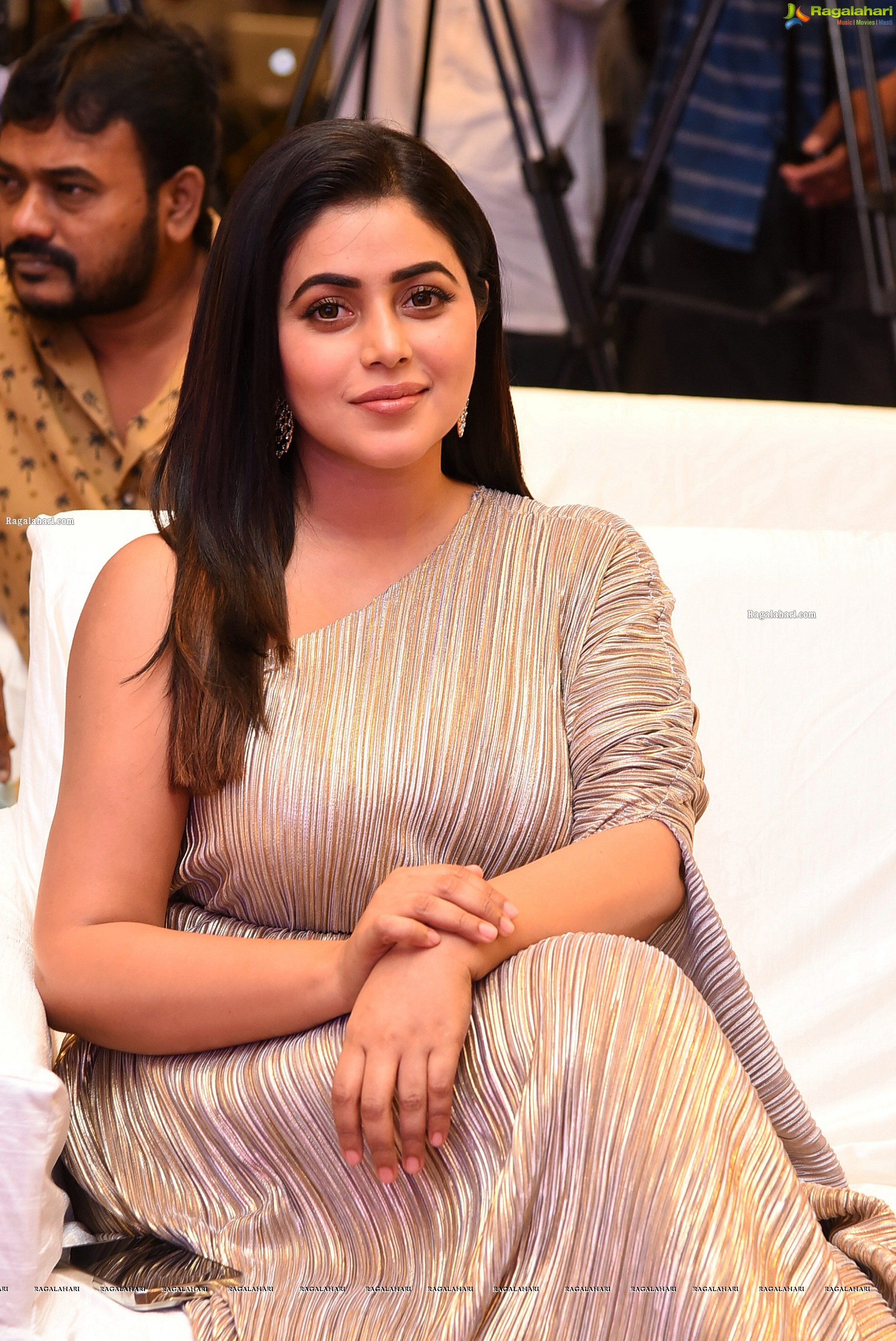 Poorna at Aha's Manchi Rojulochaie And 3 Roses Success Meet, HD Photo Gallery