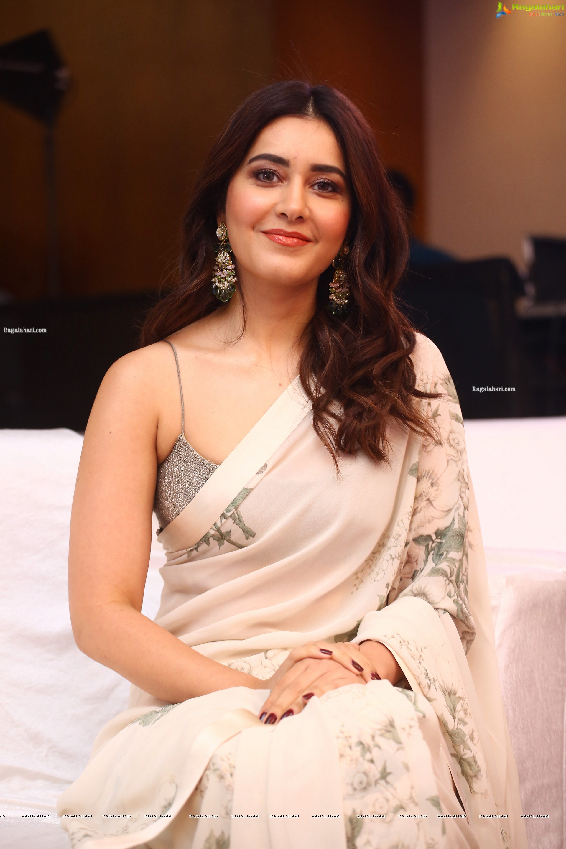 Raashi Khanna at Aha Exclusive 3 Roses Pre Launch, HD Photo Gallery