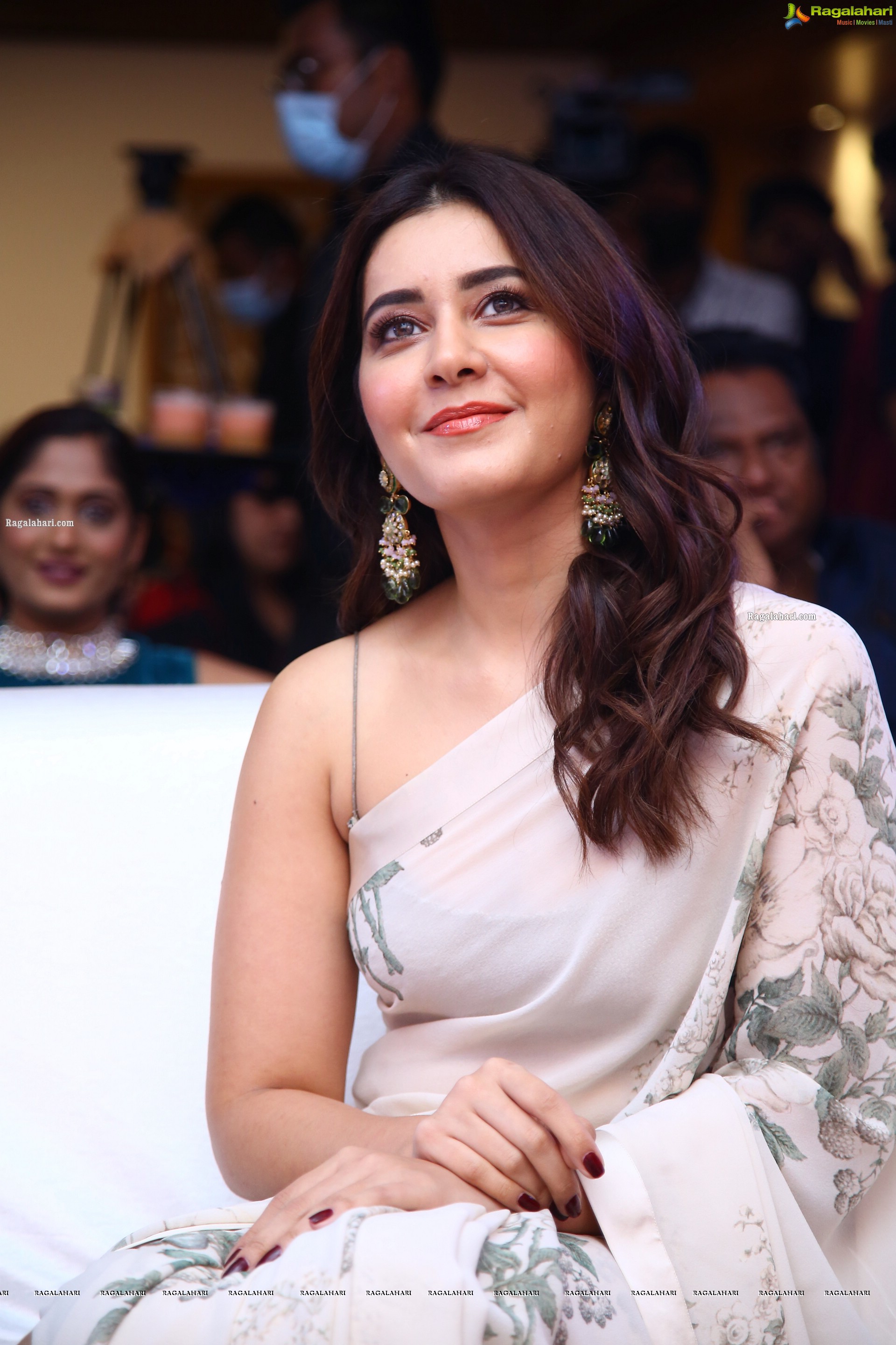 Raashi Khanna at Aha Exclusive 3 Roses Pre Launch, HD Photo Gallery