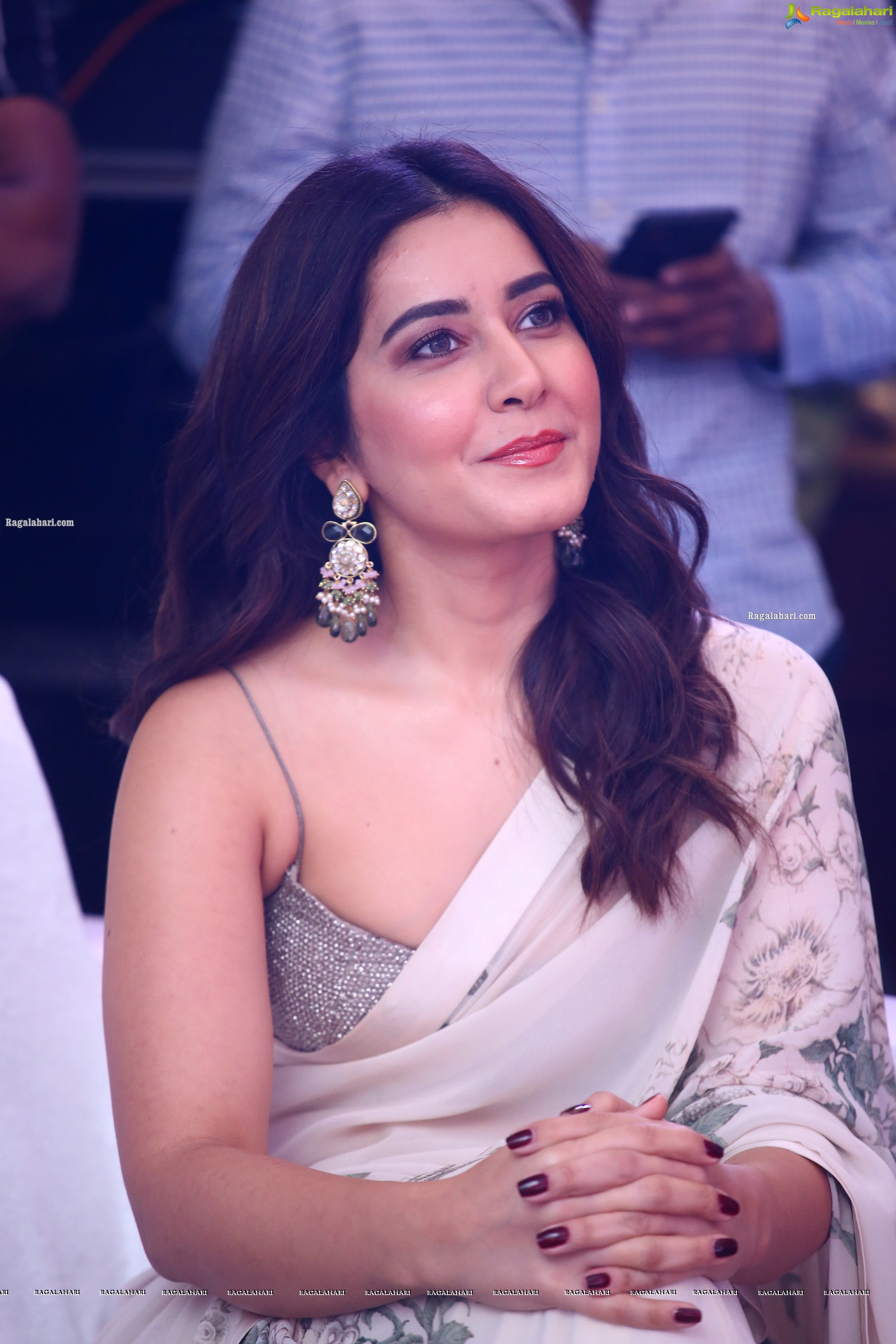 Raashi Khanna at Aha Exclusive 3 Roses Pre Launch, HD Photo Gallery