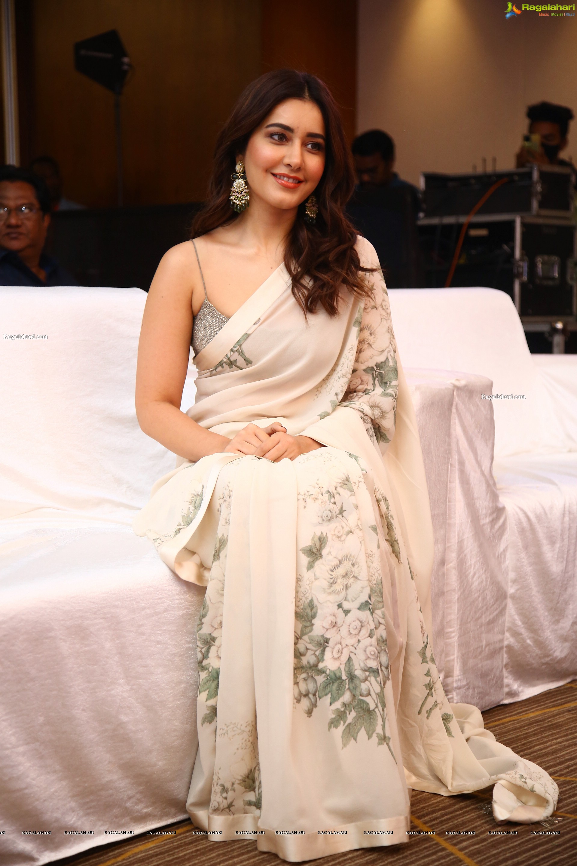Raashi Khanna at Aha Exclusive 3 Roses Pre Launch, HD Photo Gallery