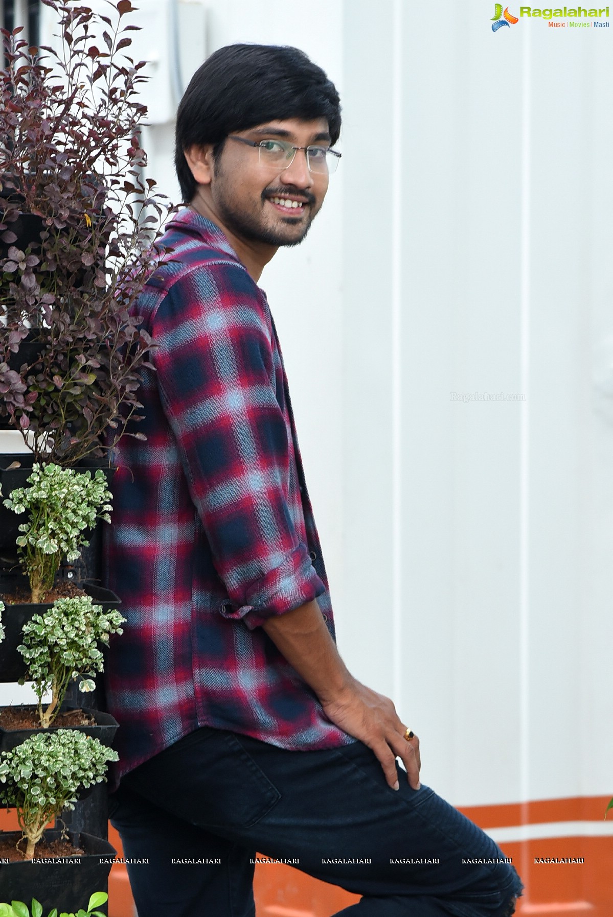 Raj Tarun HD Photos at Anubhavinchu Raja Interview