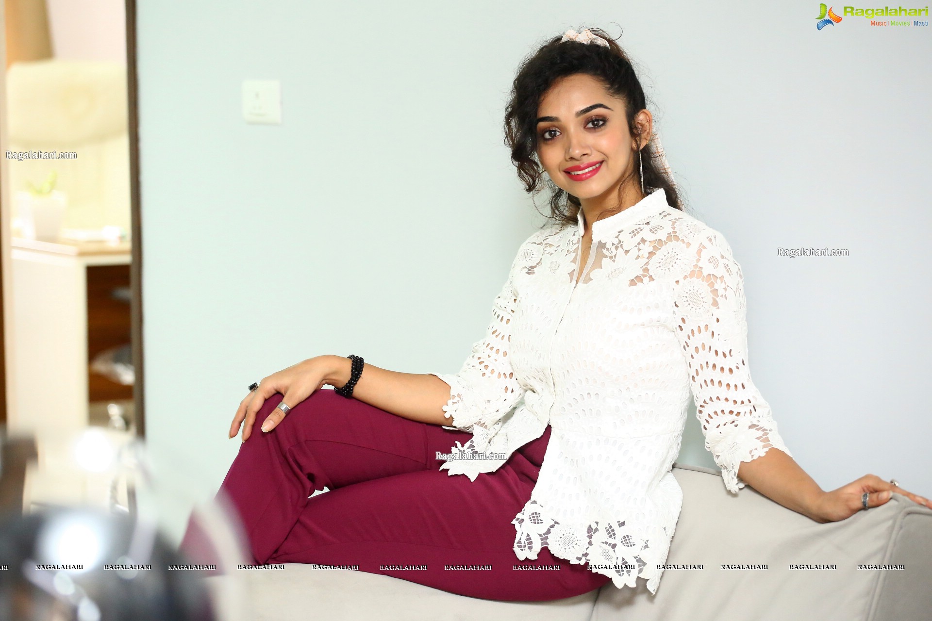 Saanve Megghana at Pushpaka Vimanam Movie Interview, HD Photo Gallery