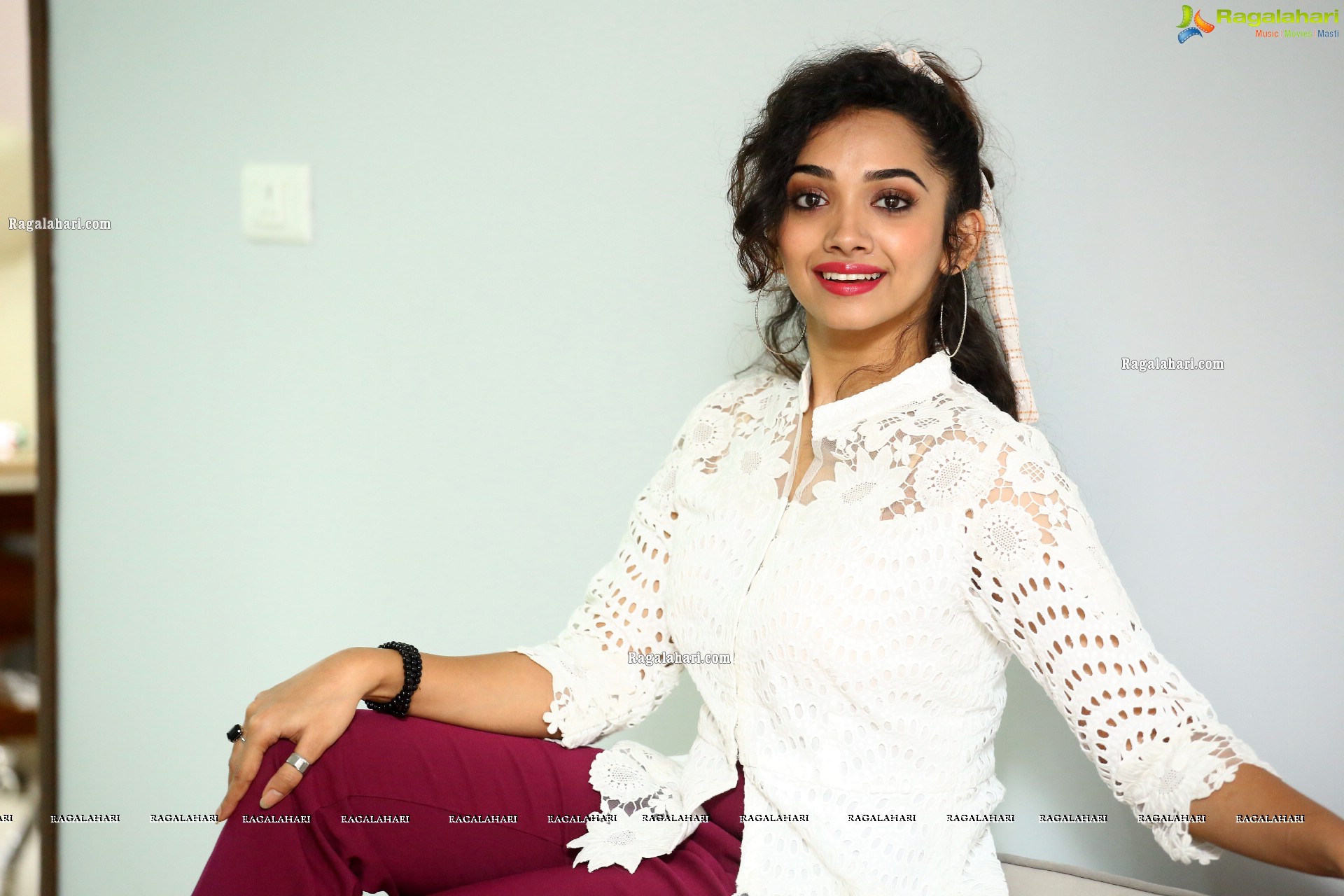 Saanve Megghana at Pushpaka Vimanam Movie Interview, HD Photo Gallery