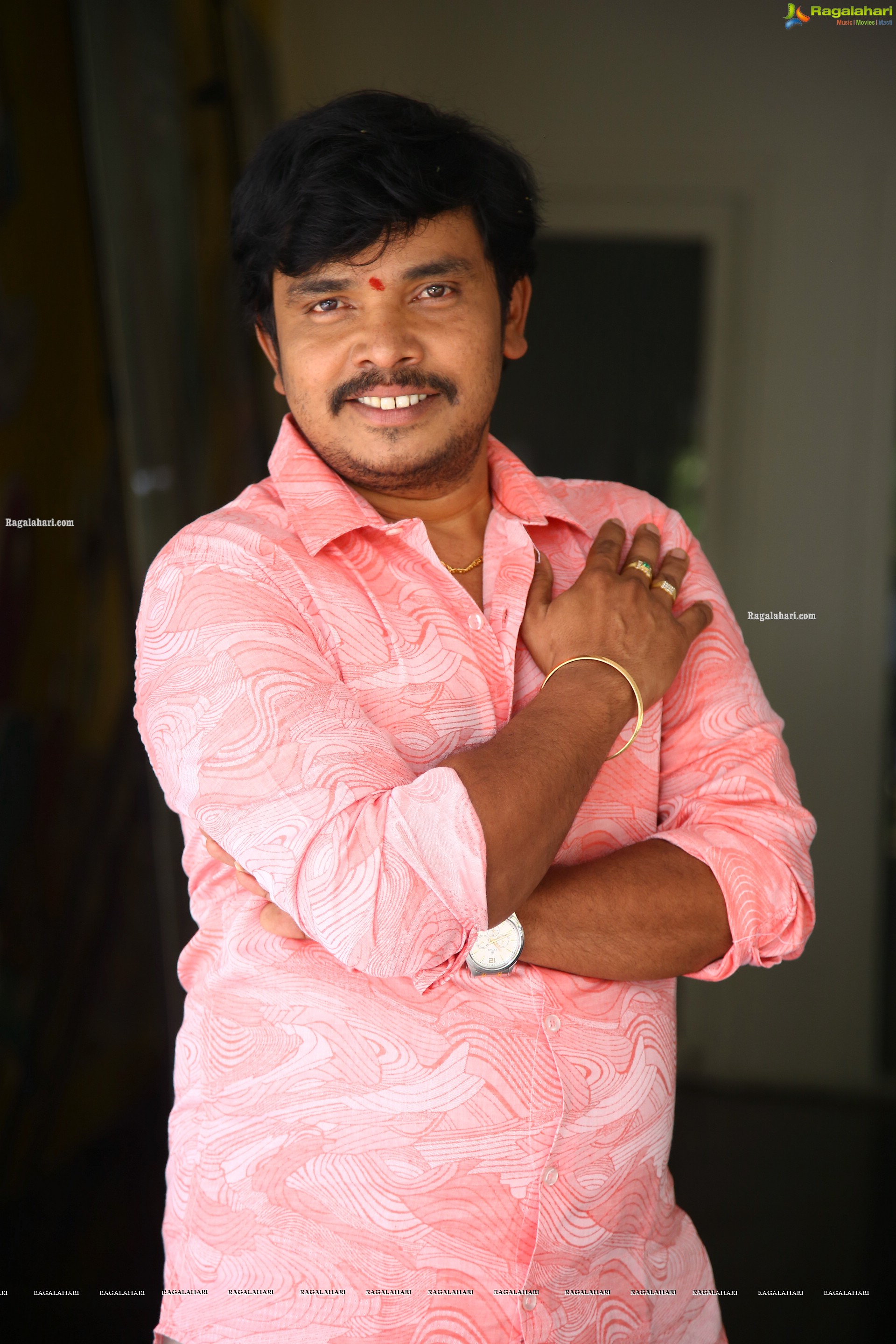 Sampoornesh Babu at Mr. Beggar Movie Opening, HD Photo Gallery