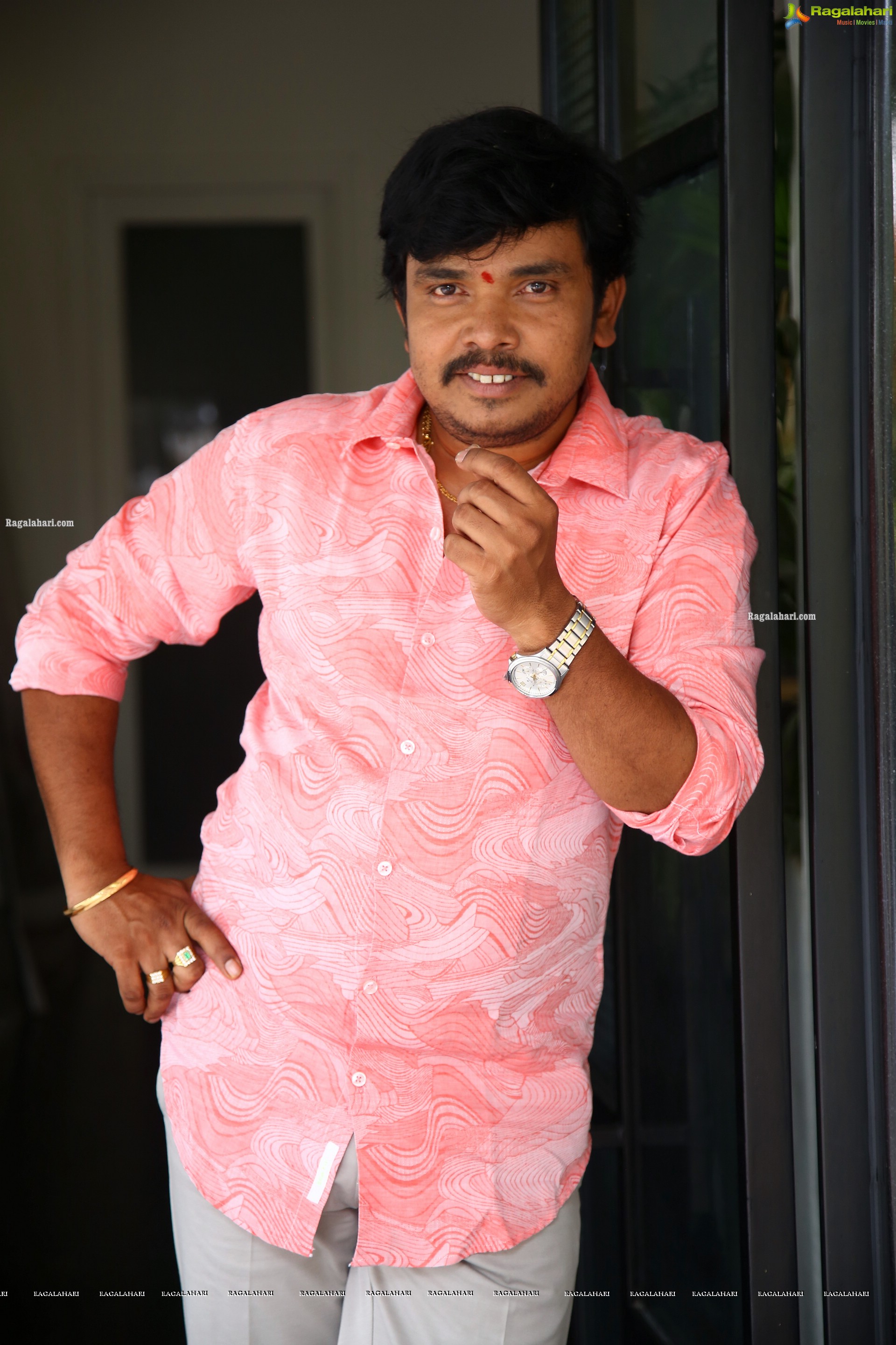 Sampoornesh Babu at Mr. Beggar Movie Opening, HD Photo Gallery