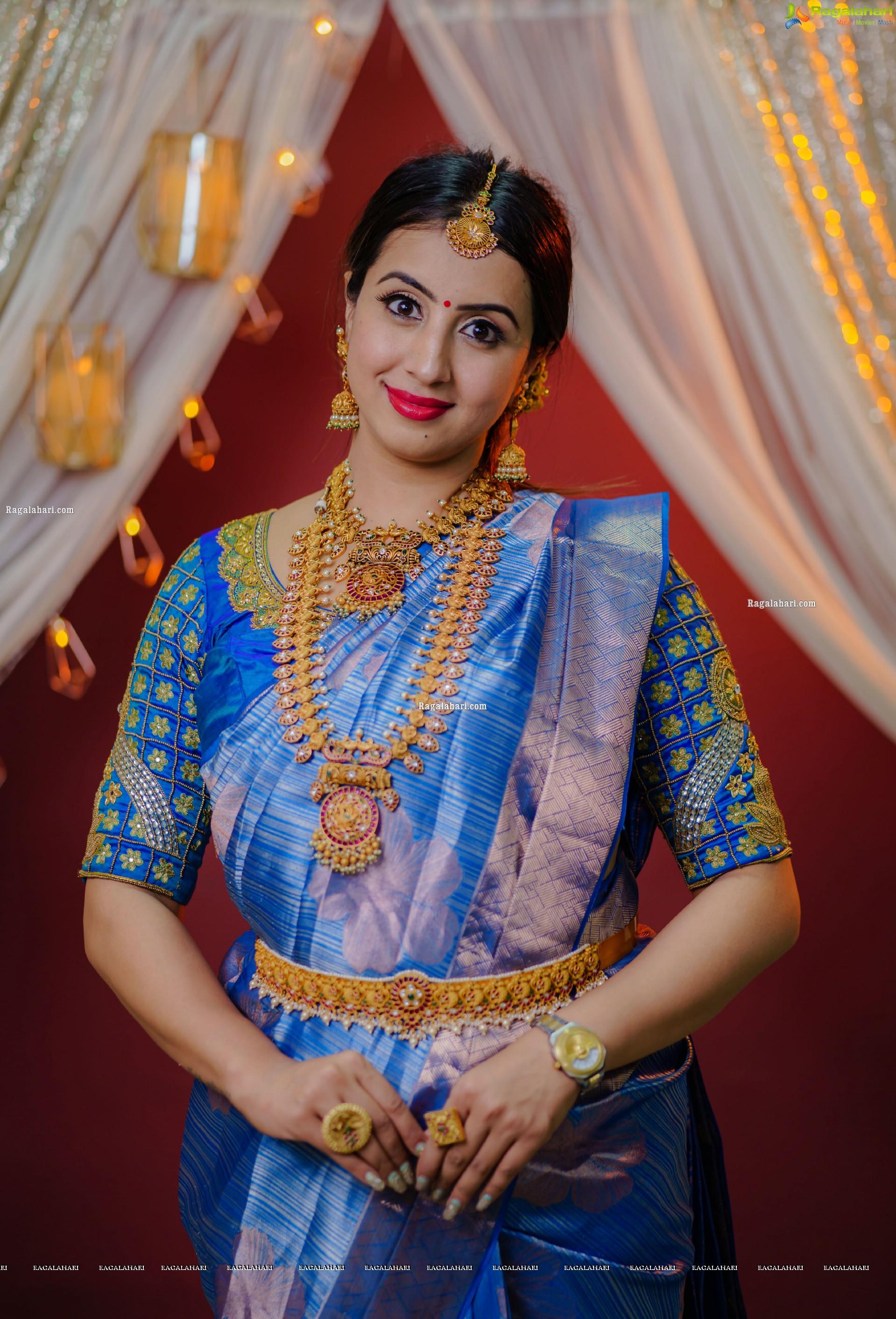 Sanjjanaa Galrani in Traditional Silk Saree and Jewellery, HD Photo Gallery