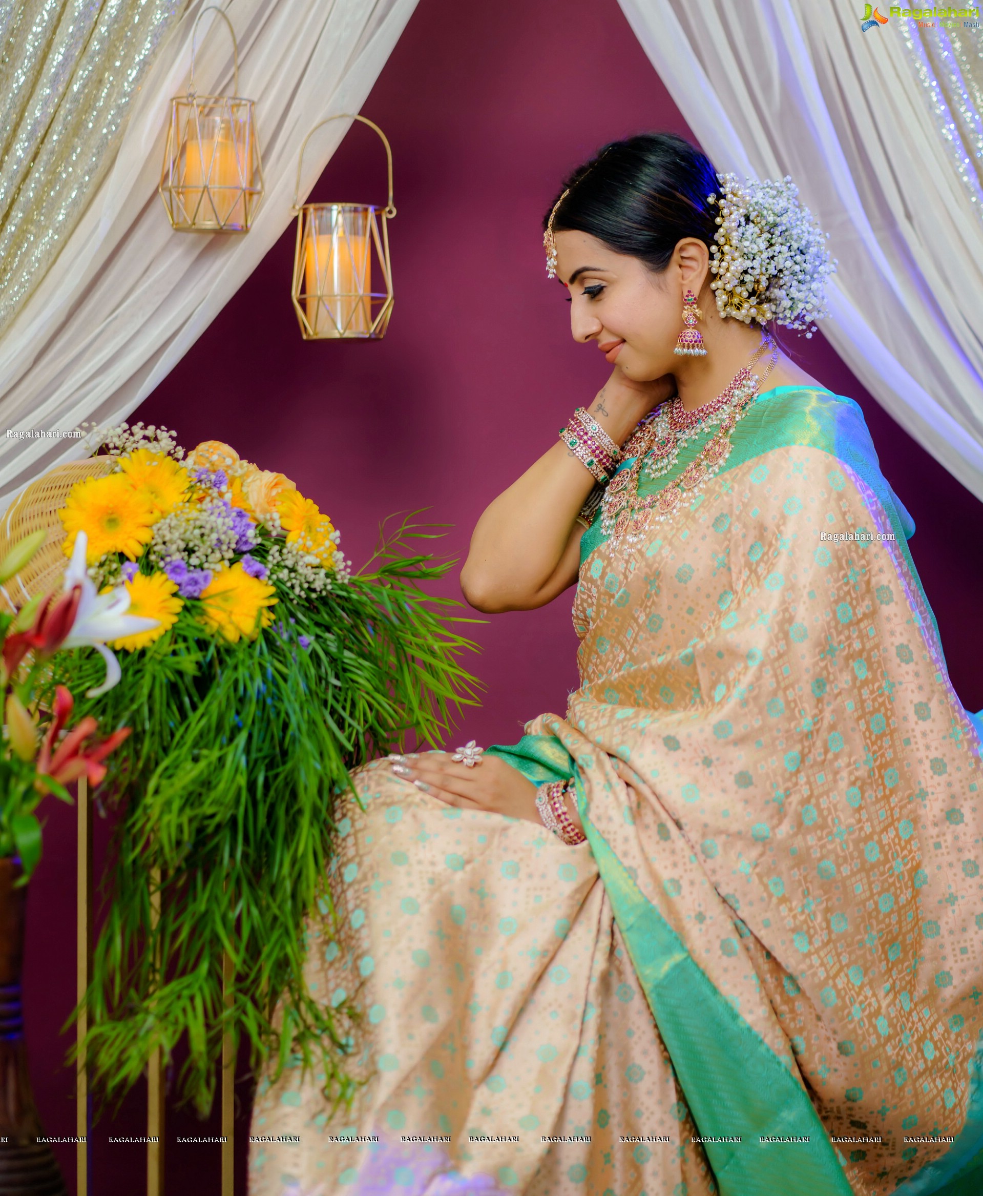 Sanjjanaa Galrani in Traditional White Saree, HD Photo Gallery