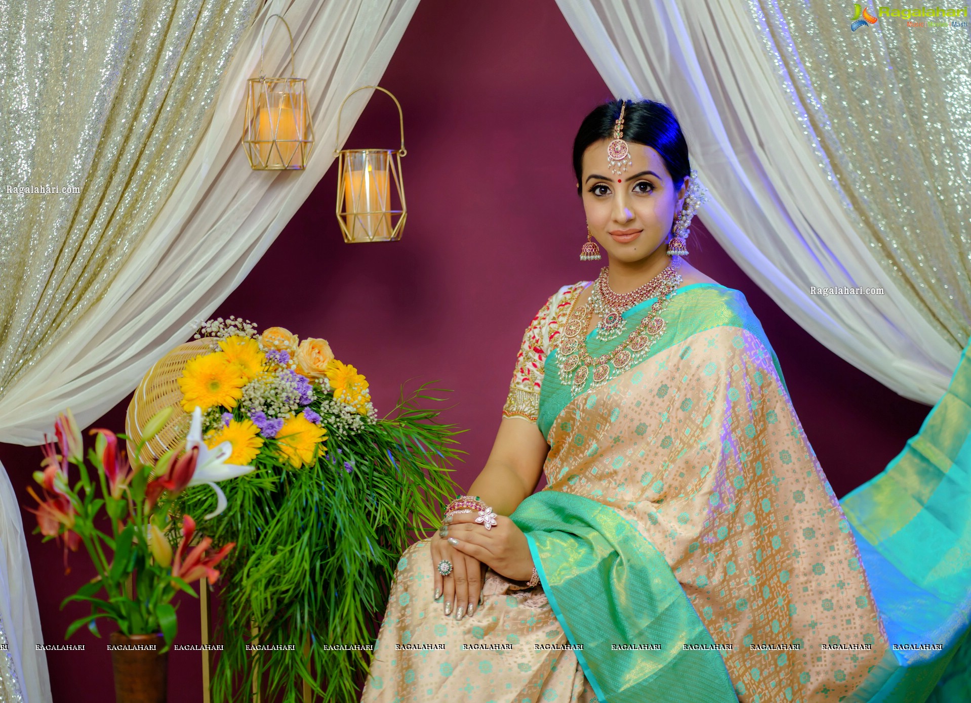 Sanjjanaa Galrani in Traditional White Saree, HD Photo Gallery