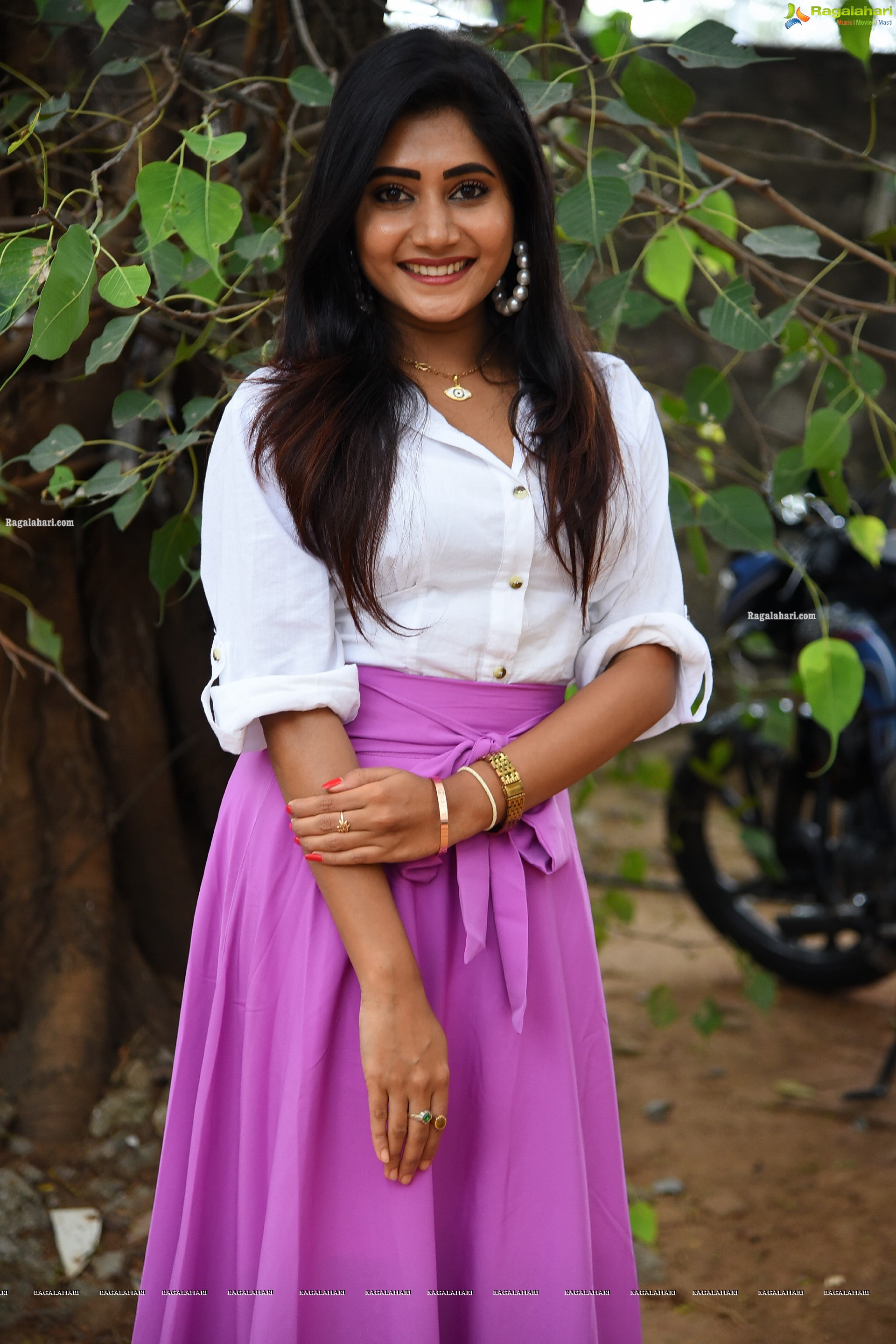 Vasanthi at Cauliflower Movie Teaser Launch, HD Photo Gallery