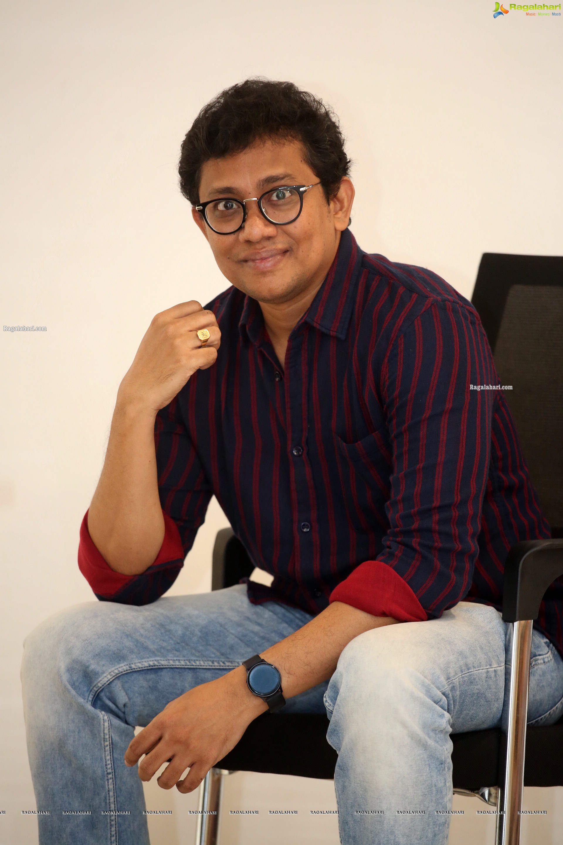 Writer Ganesh Ravuri Stills at Varudu Kaavalenu Movie Success Interview
