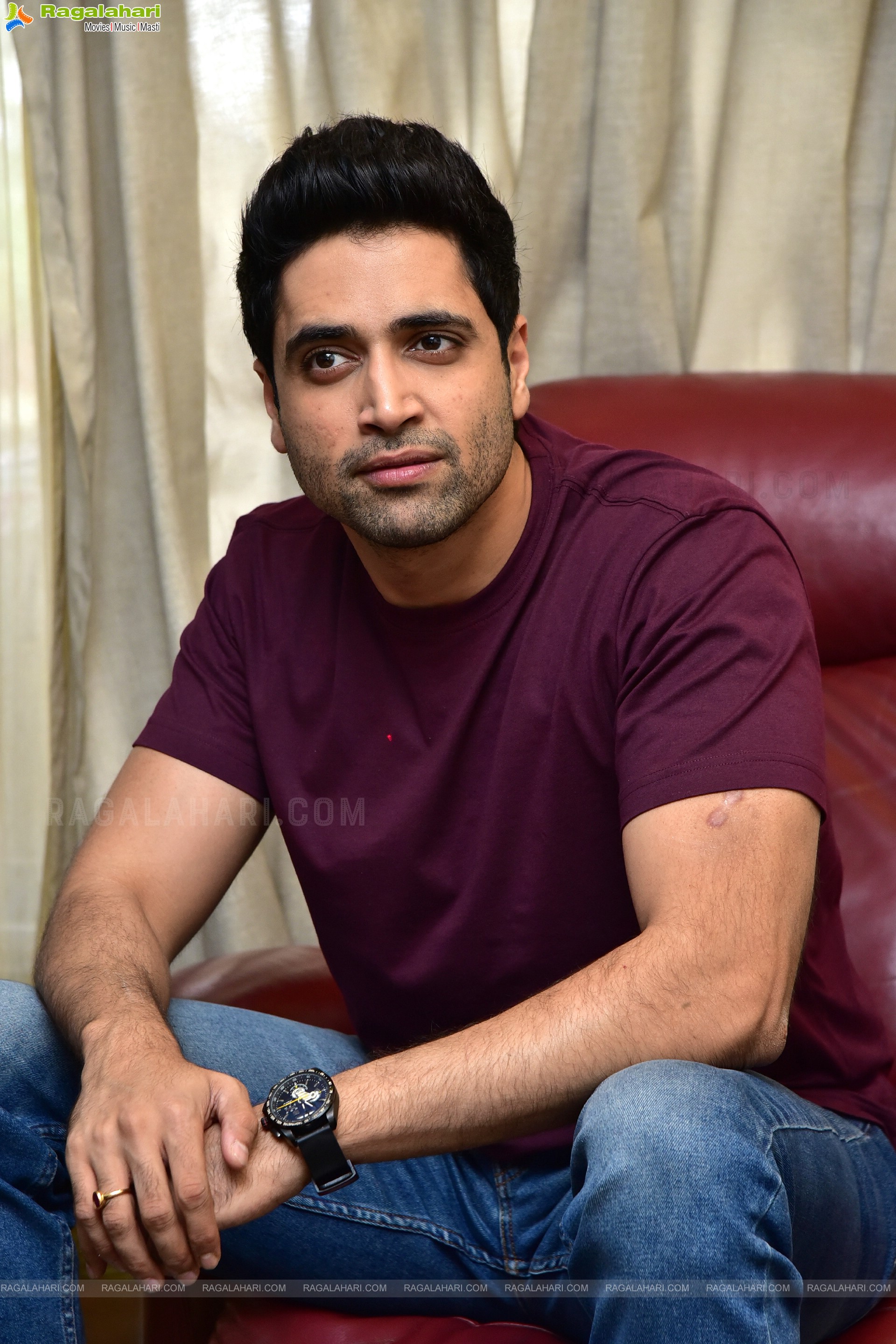 Adivi Sesh at Hit The 2nd Case Movie Interview, HD Stills