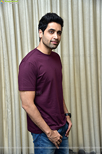 Adivi Sesh at Hit The 2nd Case Interview