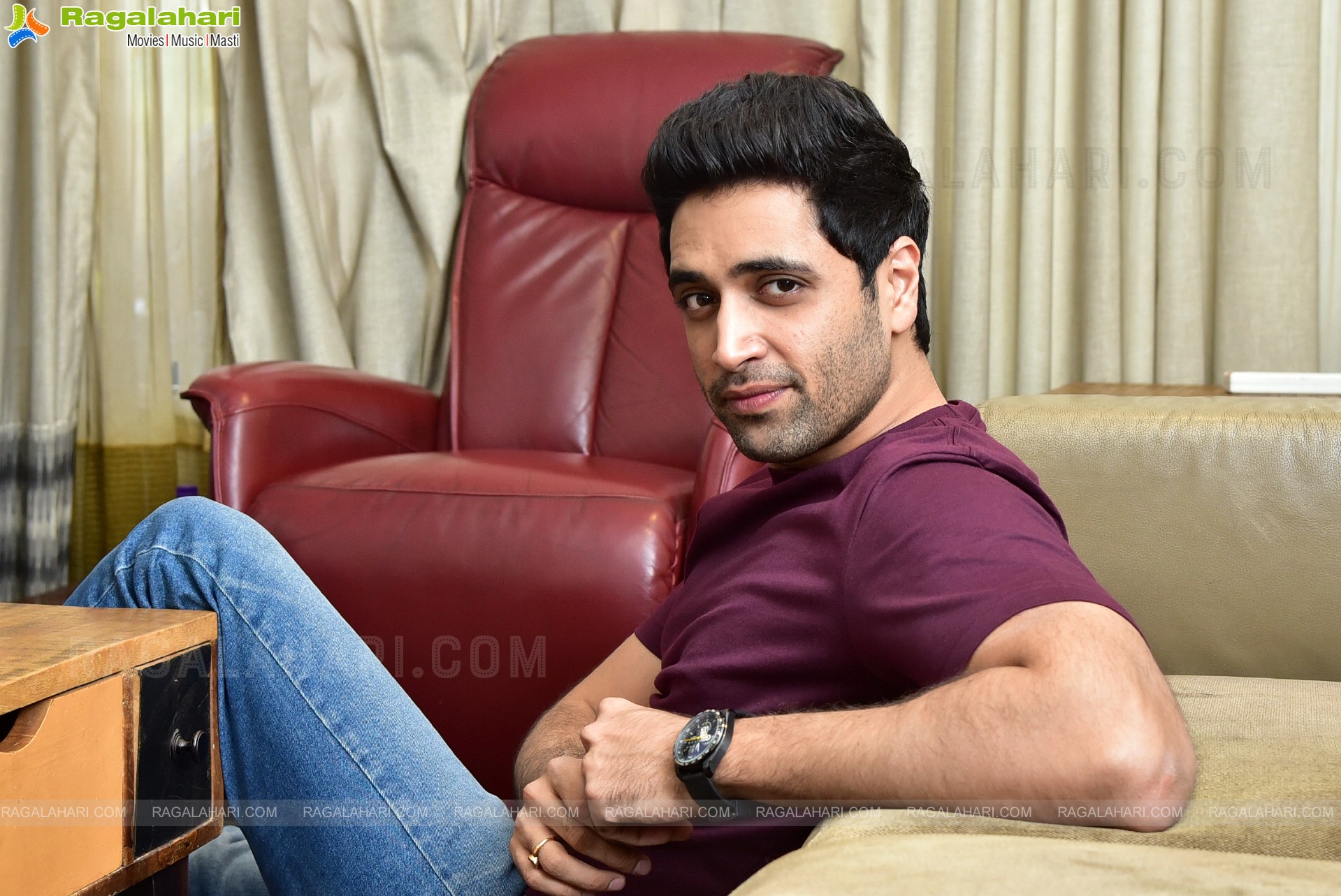 Adivi Sesh at Hit The 2nd Case Movie Interview, HD Stills