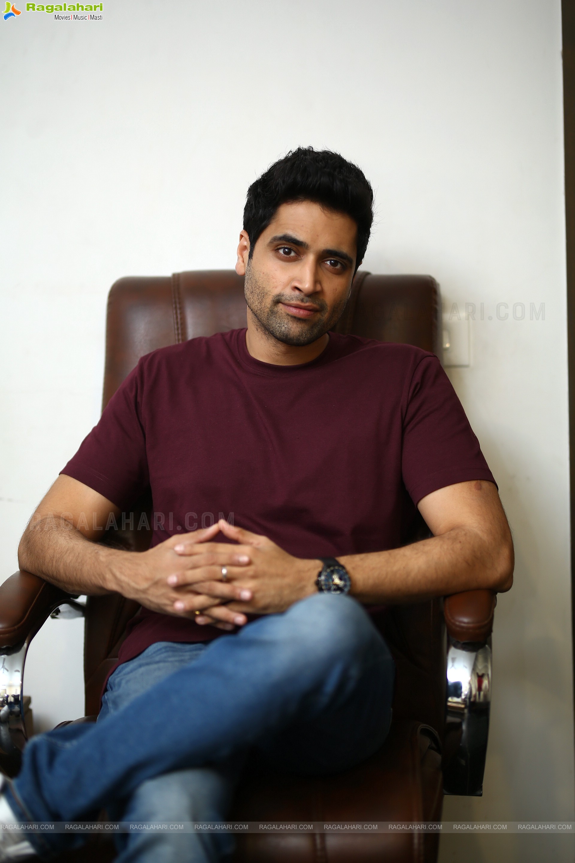 Adivi Sesh at Hit The 2nd Case Movie Interview, HD Stills