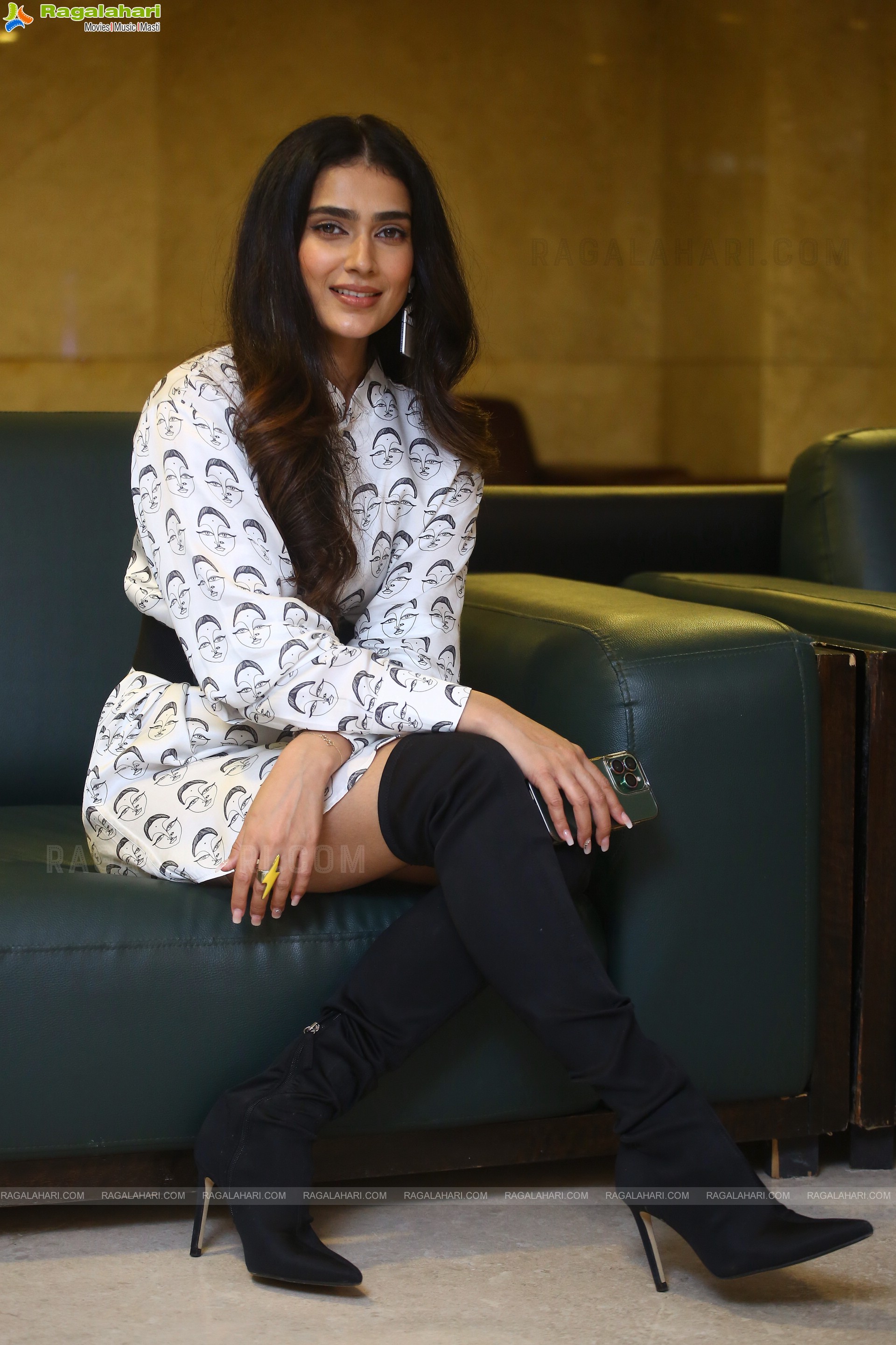 Aakanksha Singh at Meet Cute Pre-Release Event, HD Photo Gallery