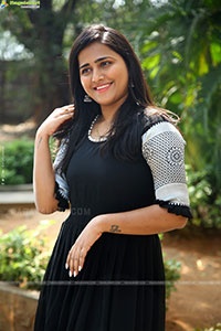 Akhila Aakarshana HD Photos