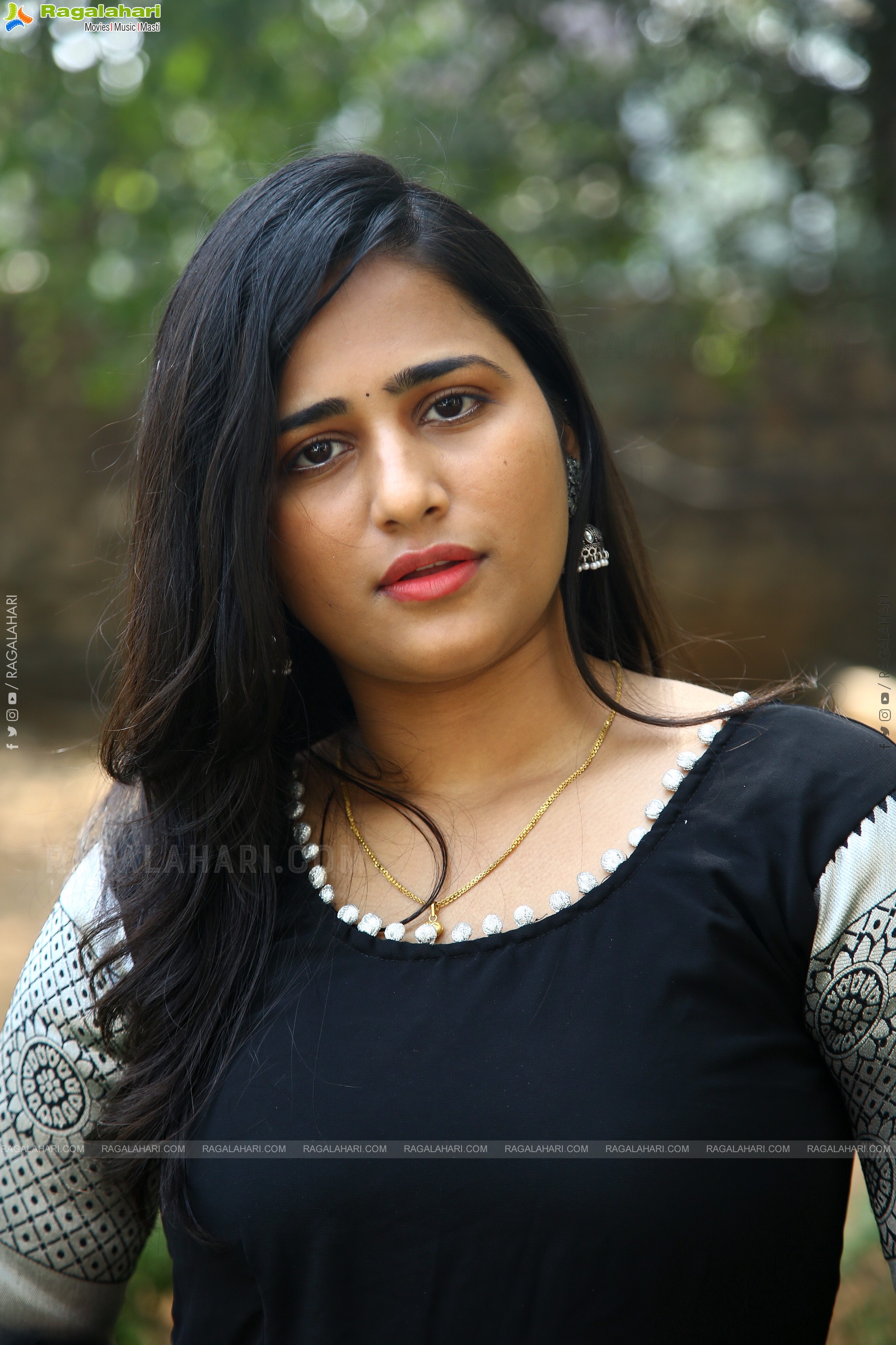 Akhila Aakarshana HD Gallery