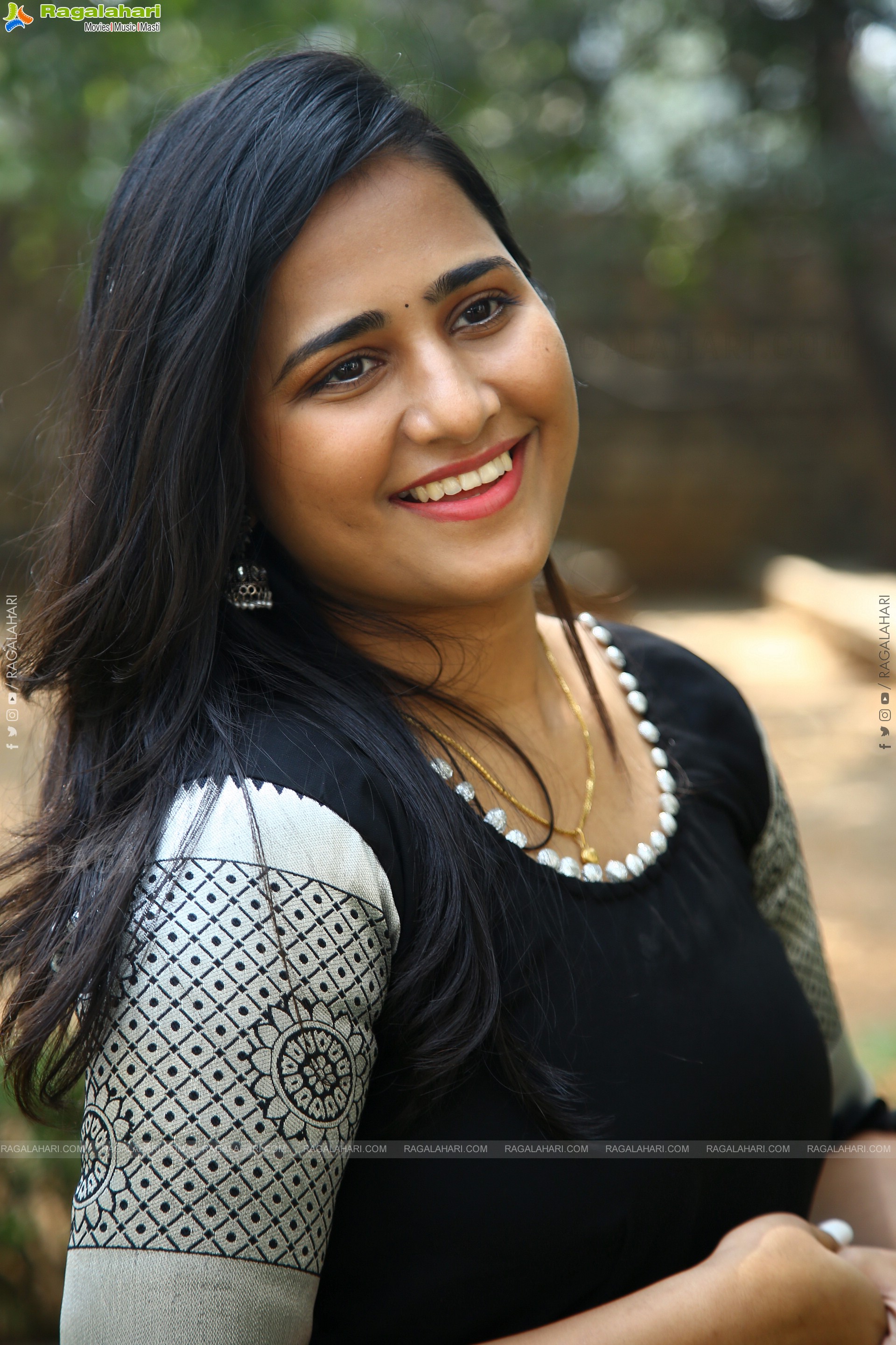 Akhila Aakarshana HD Gallery