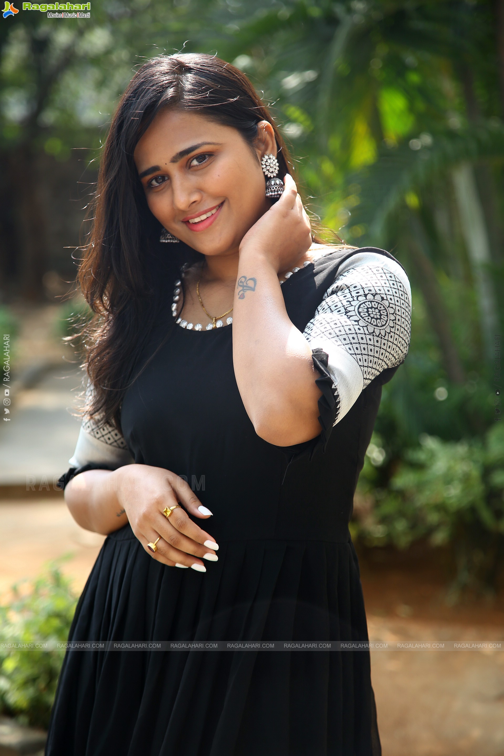 Akhila Aakarshana HD Gallery