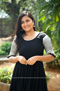 Akhila Aakarshana HD Photos