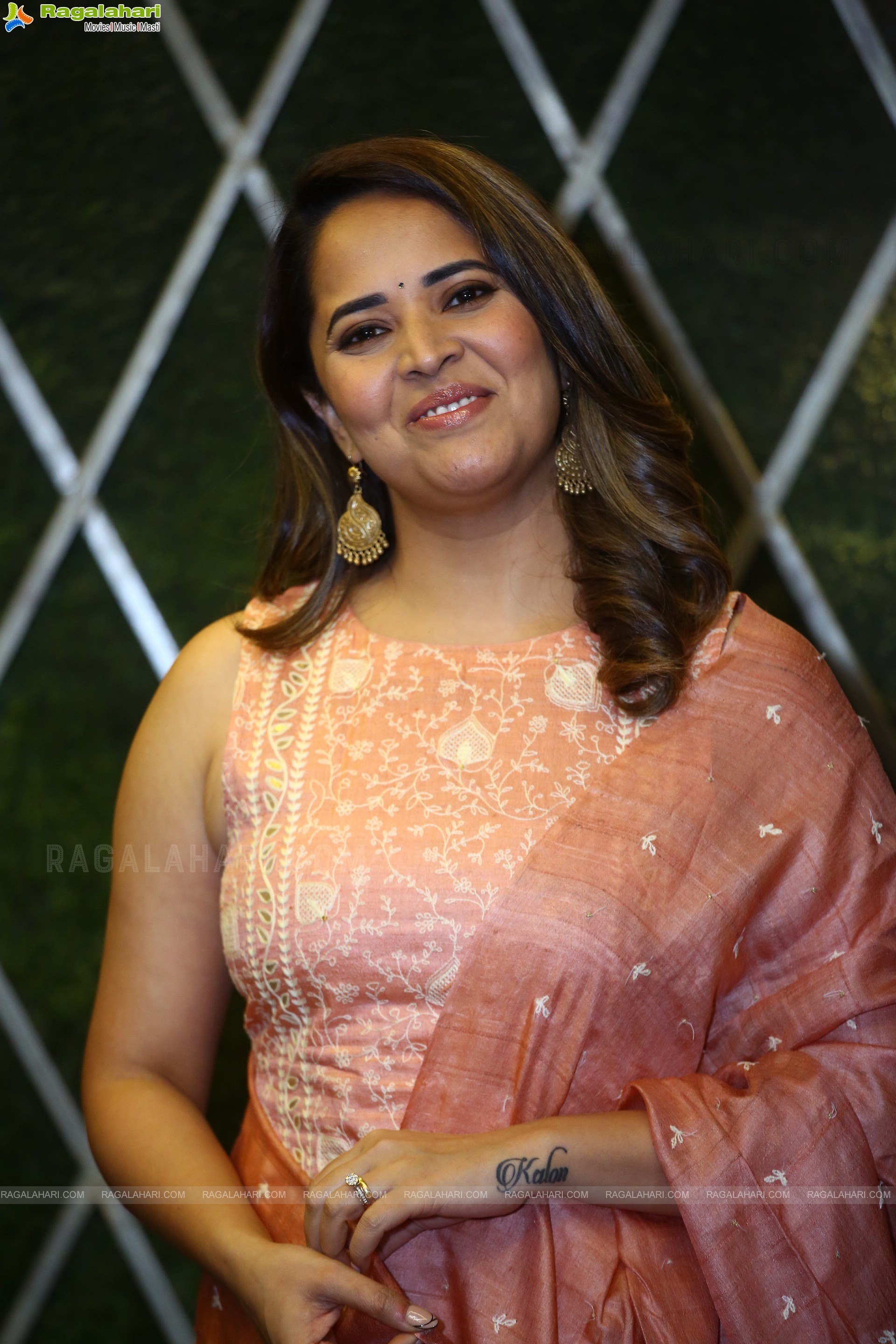 Anasuya Bharadwaj at Gaalodu Movie Press Meet, HD Photo Gallery