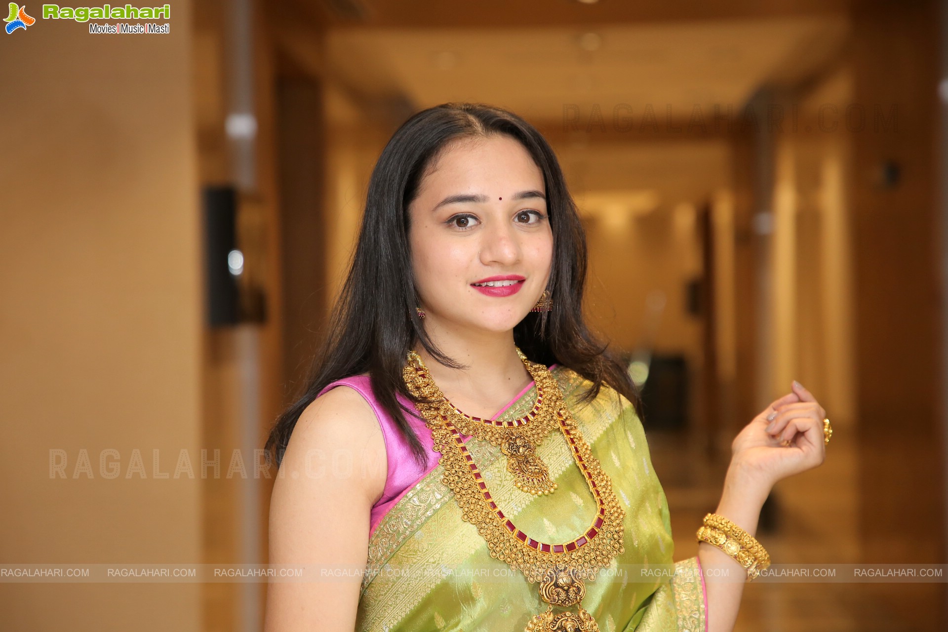 Bhuvaneshwari Showcases a Collection By Manepally Jewellers, HD Photo Gallery