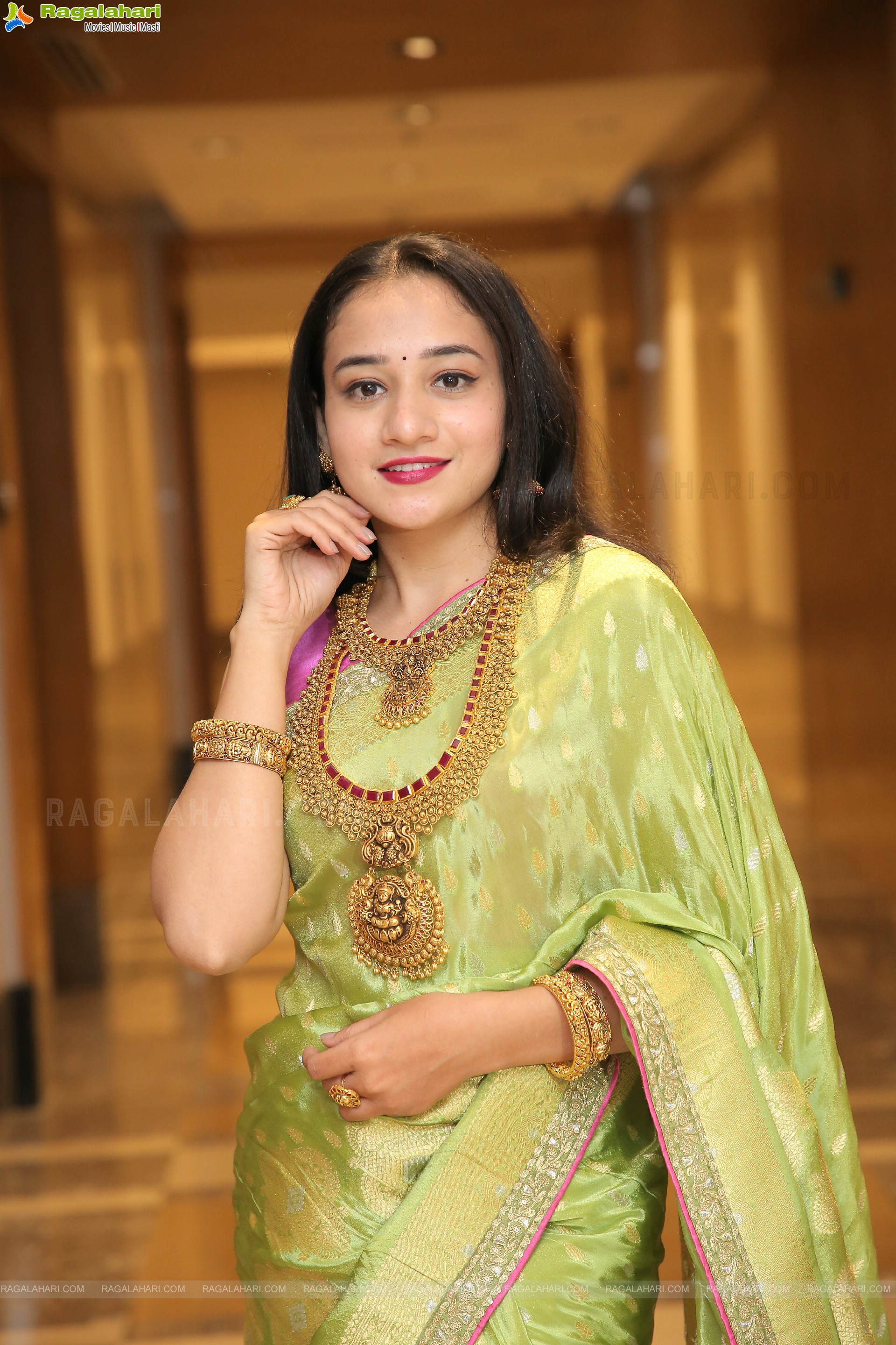 Bhuvaneshwari Showcases a Collection By Manepally Jewellers, HD Photo Gallery