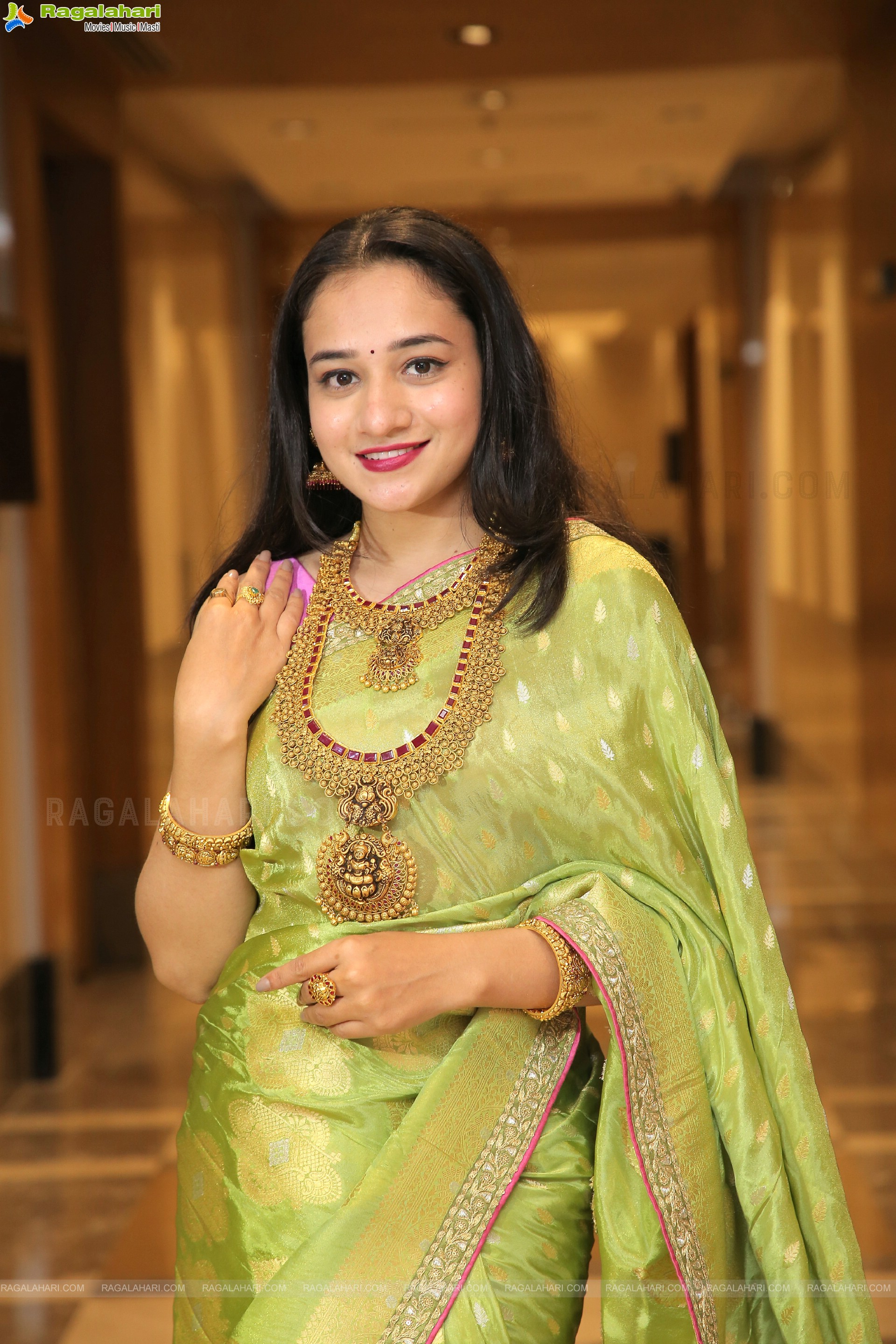 Bhuvaneshwari Showcases a Collection By Manepally Jewellers, HD Photo Gallery