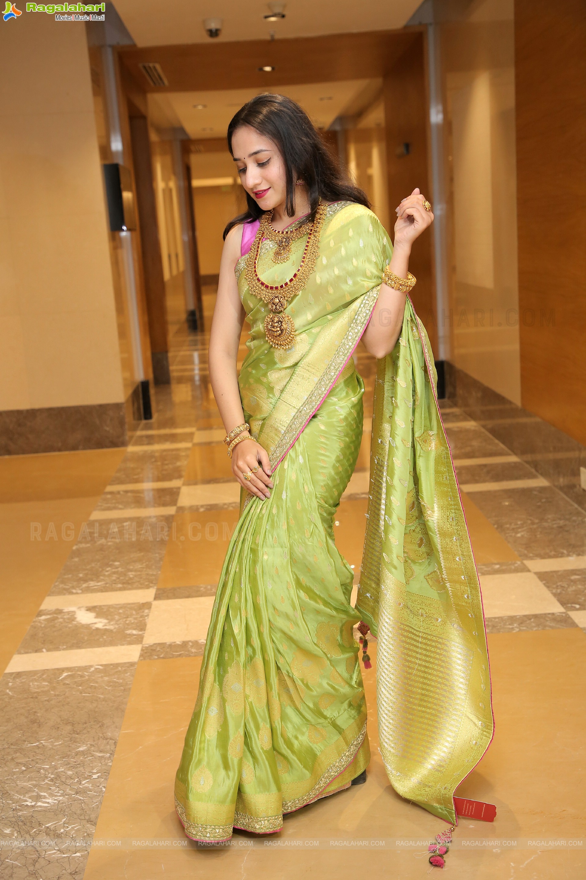 Bhuvaneshwari Showcases a Collection By Manepally Jewellers, HD Photo Gallery