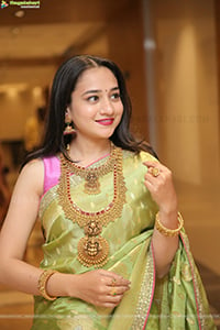 Bhuvaneshwari With Manepally Jewellers Collection