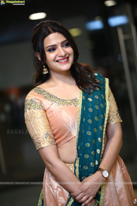 Divya Pillai at Thaggede Le Pre-Release Event