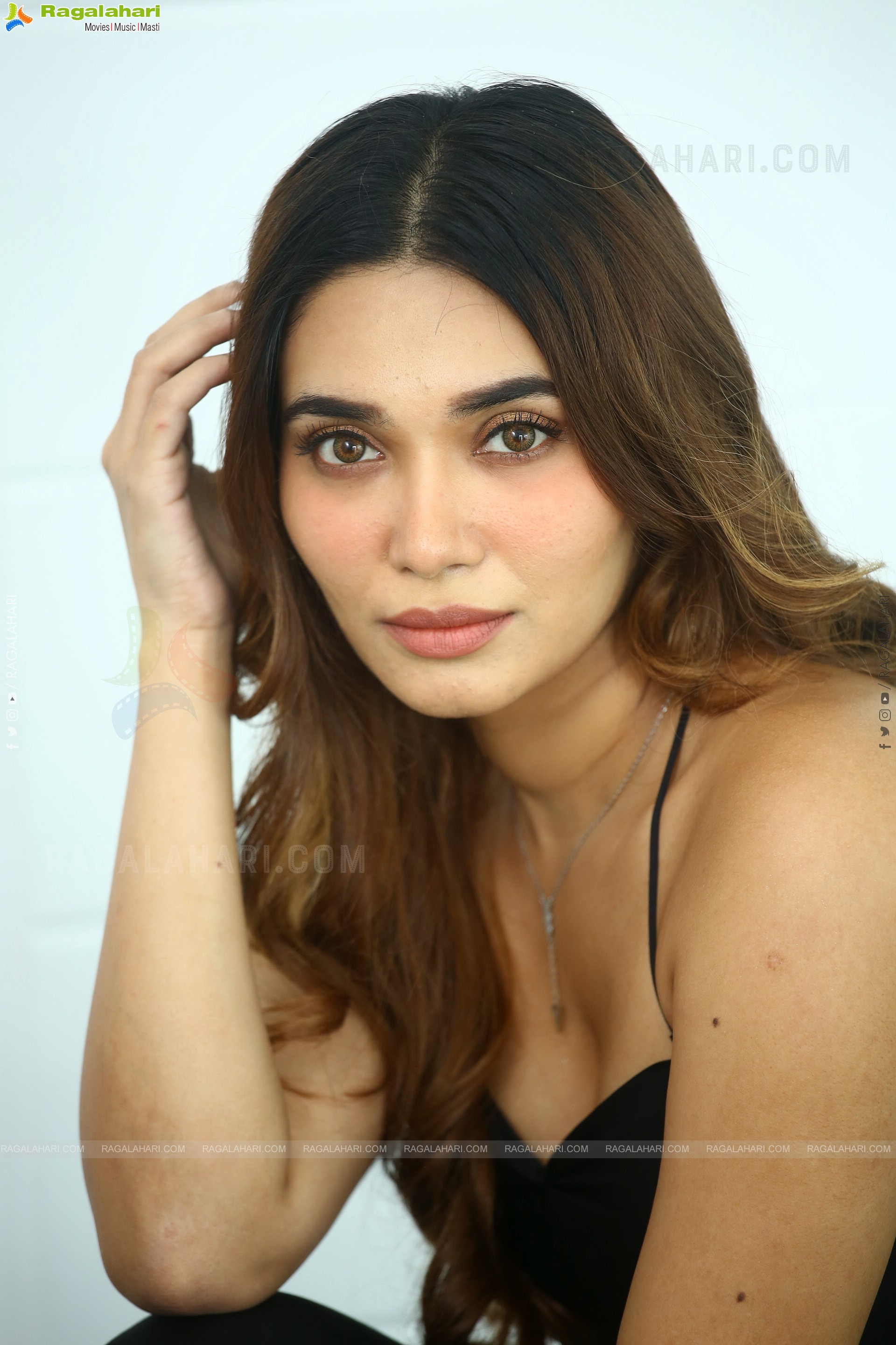 Jenifer Emmanuel at Nachindi Girlfriendu Movie Press Meet, HD Photo Gallery