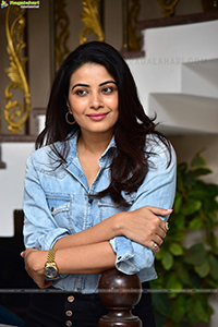 Kavya Shetty at Gurthunda Seethakalam Interview