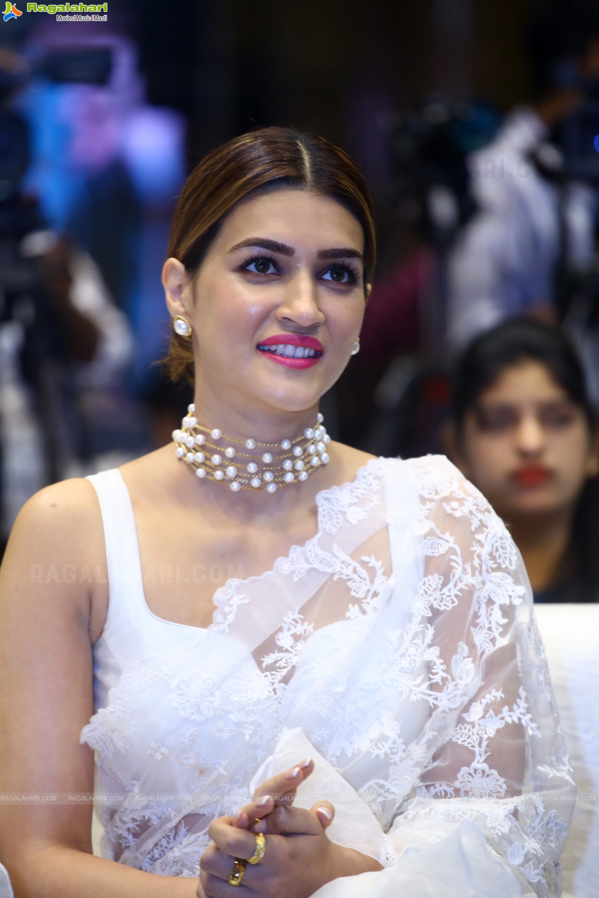 Kriti Sanon at Thodelu Pre-Release Event, HD Photo Gallery