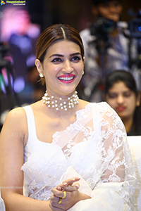 Kriti Sanon at Thodelu Pre-Release Event