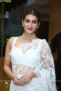 Kriti Sanon at Thodelu Pre-Release Event