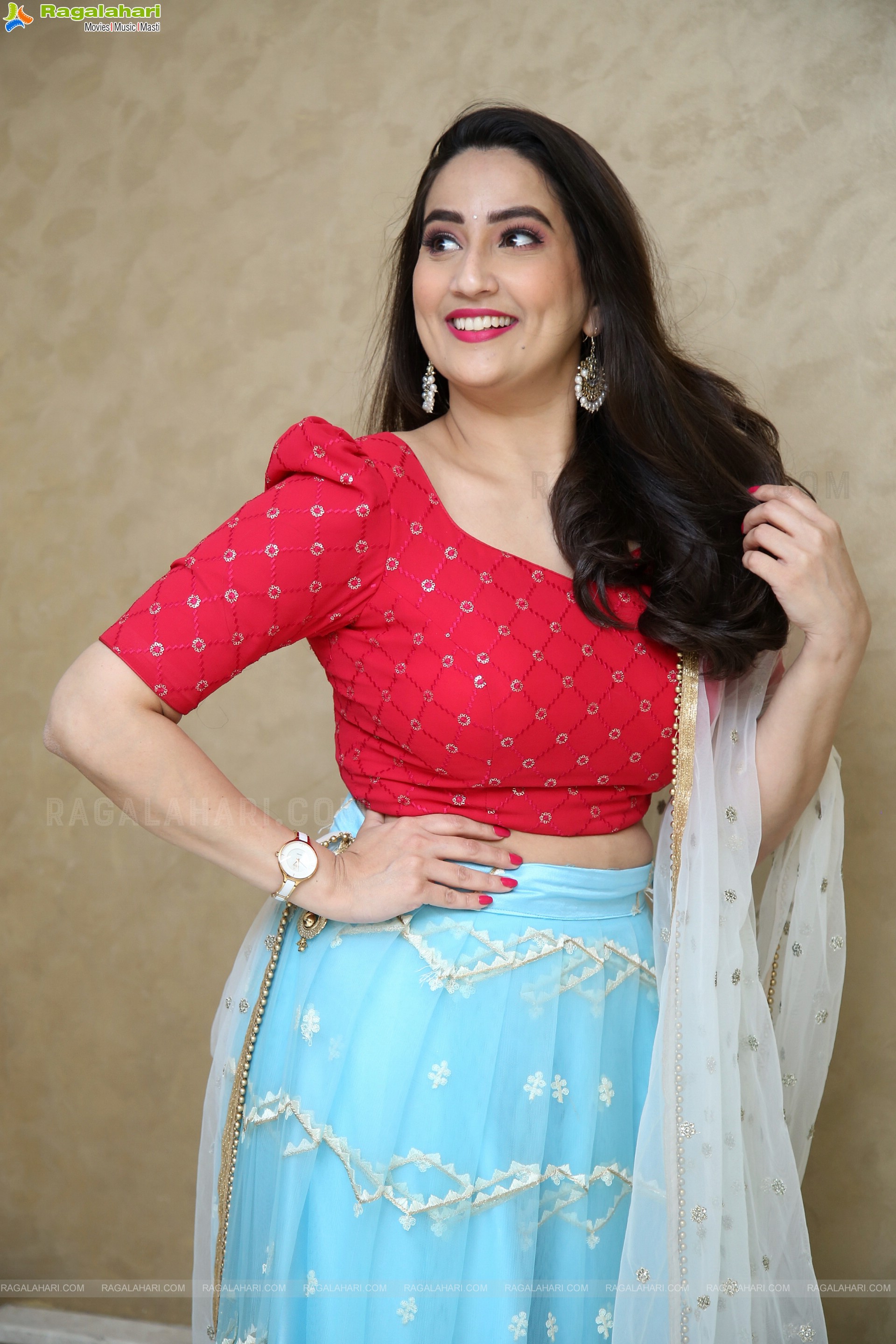 Anchor Manjusha at Latest Photoshoot, HD Photo Gallery