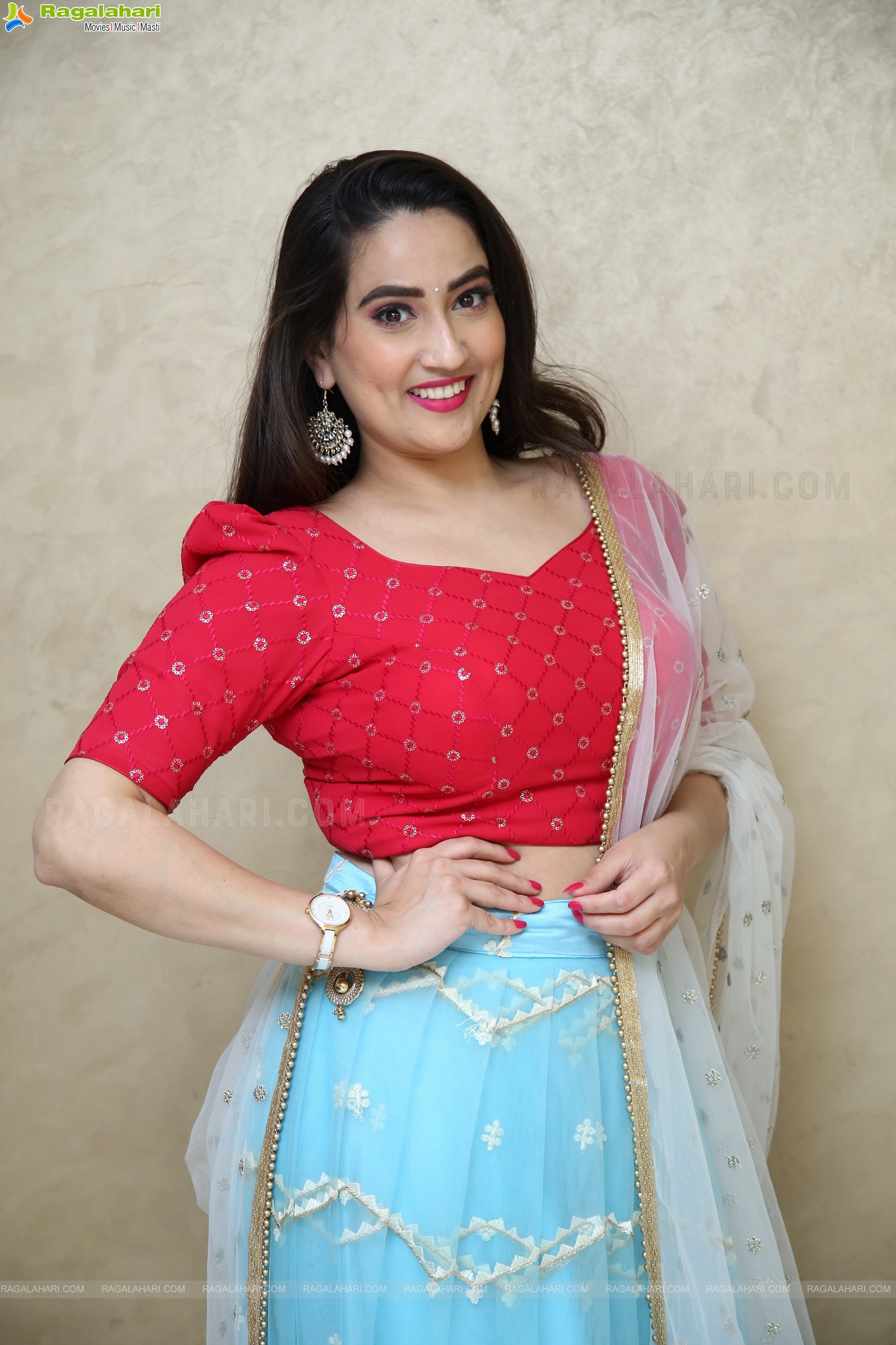 Anchor Manjusha at Latest Photoshoot, HD Photo Gallery