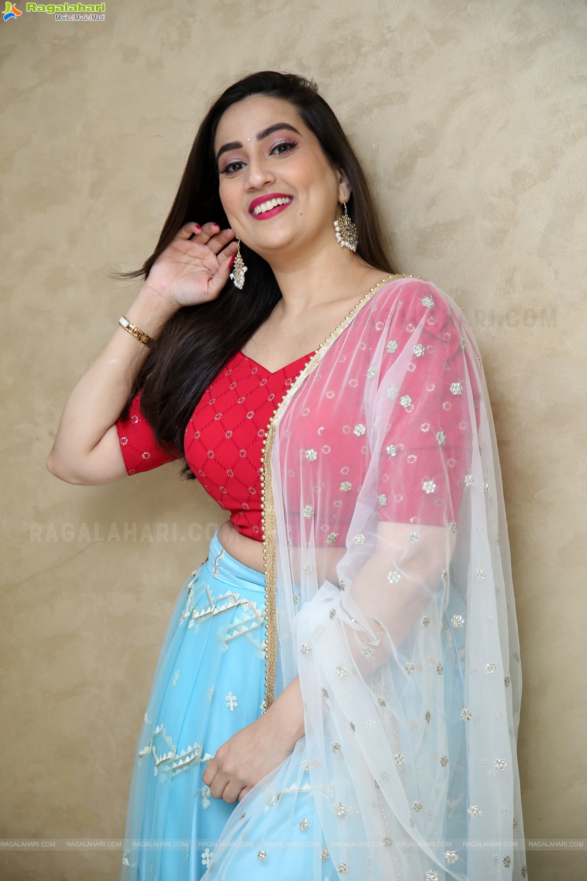 Anchor Manjusha at Latest Photoshoot, HD Photo Gallery