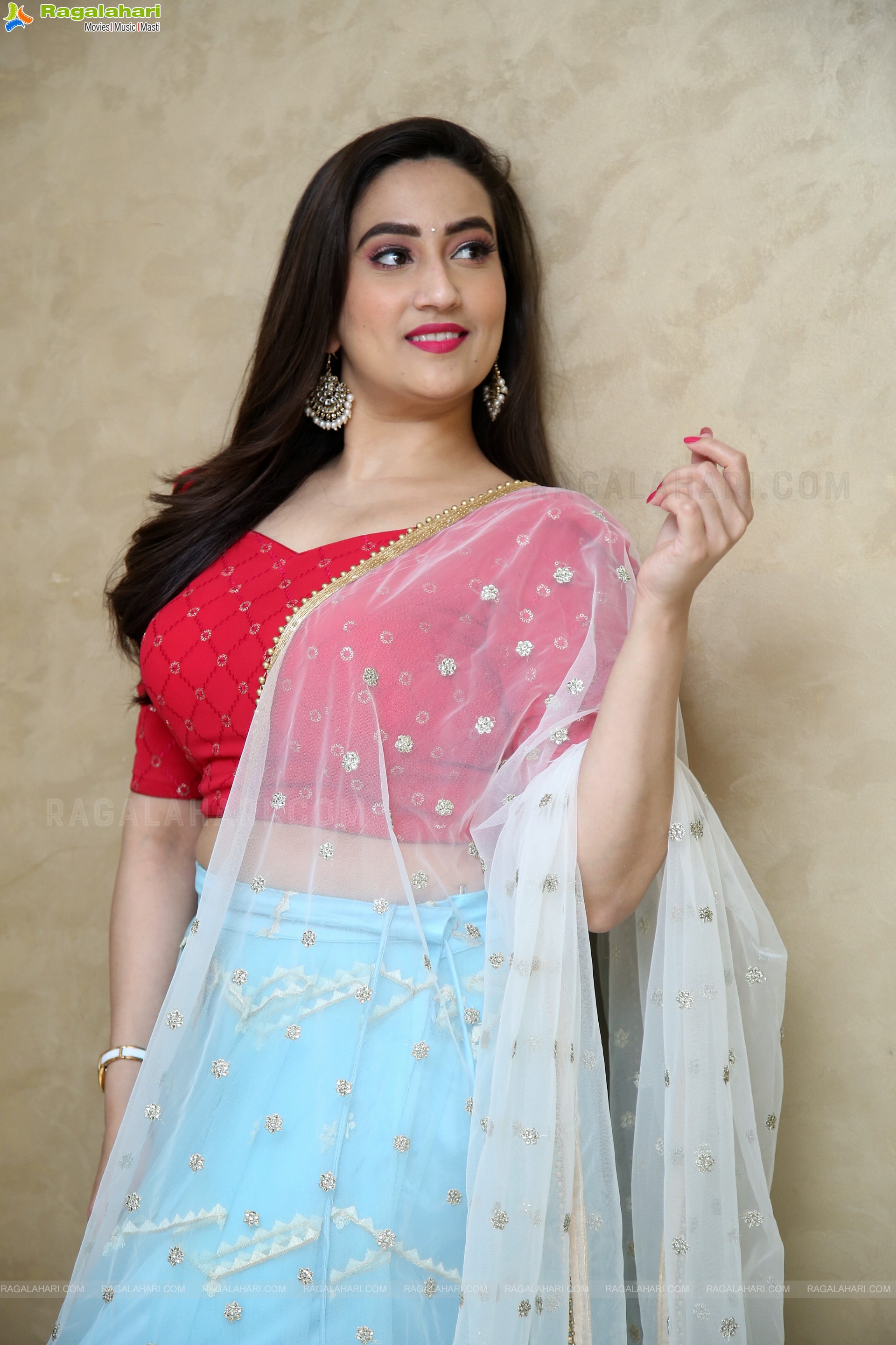 Anchor Manjusha at Latest Photoshoot, HD Photo Gallery