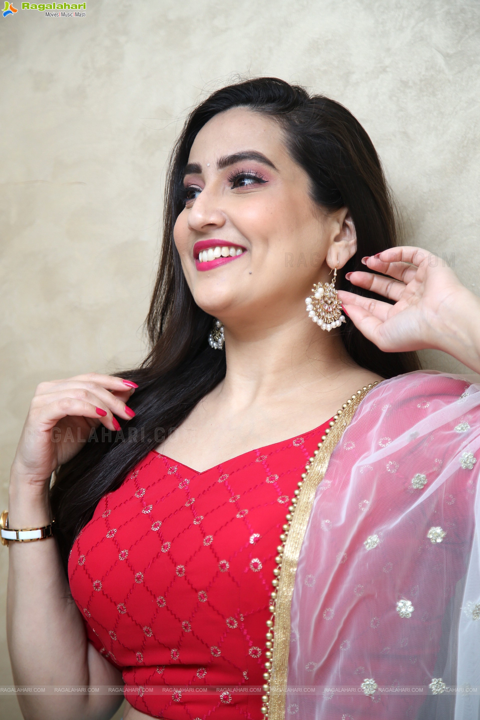 Anchor Manjusha at Latest Photoshoot, HD Photo Gallery