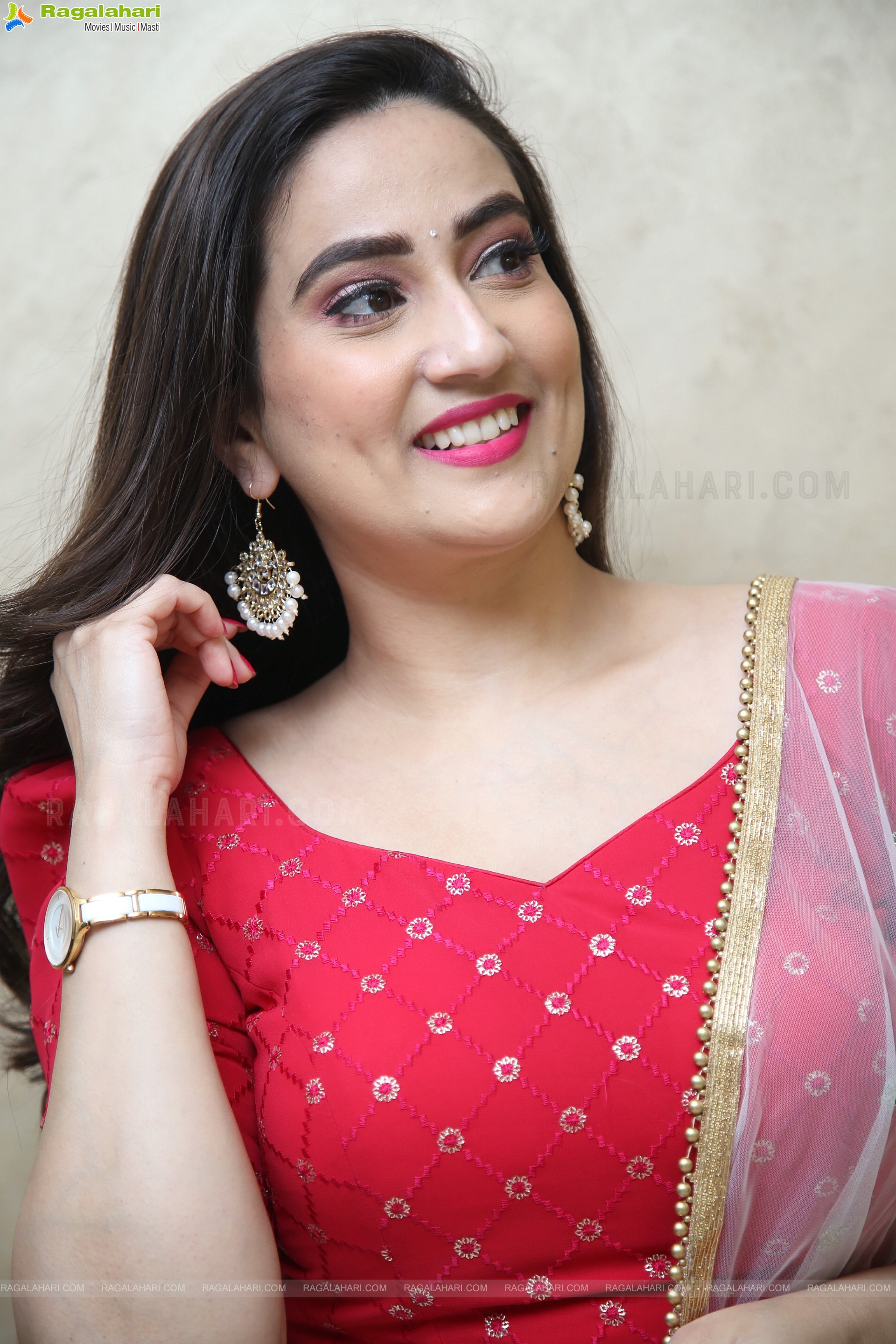 Anchor Manjusha at Latest Photoshoot, HD Photo Gallery