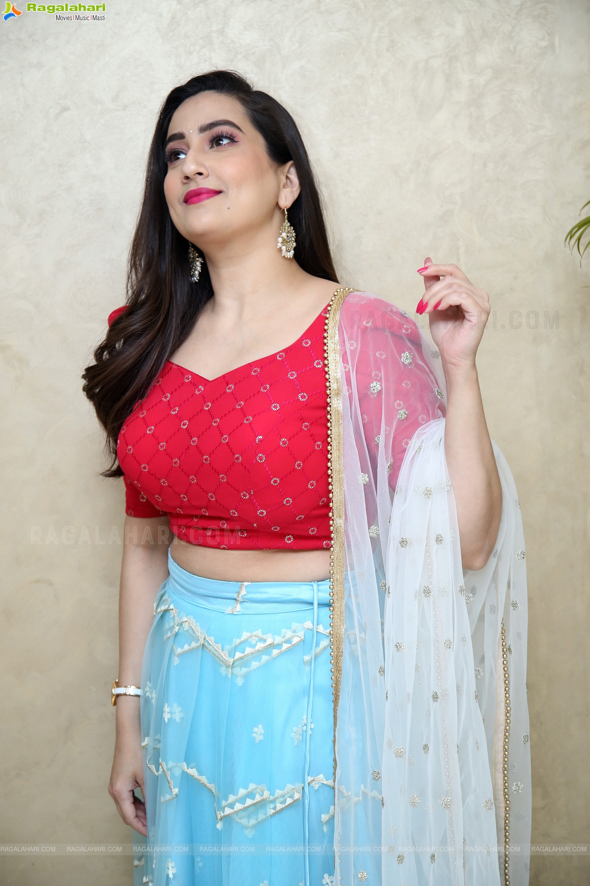 Anchor Manjusha at Latest Photoshoot, HD Photo Gallery