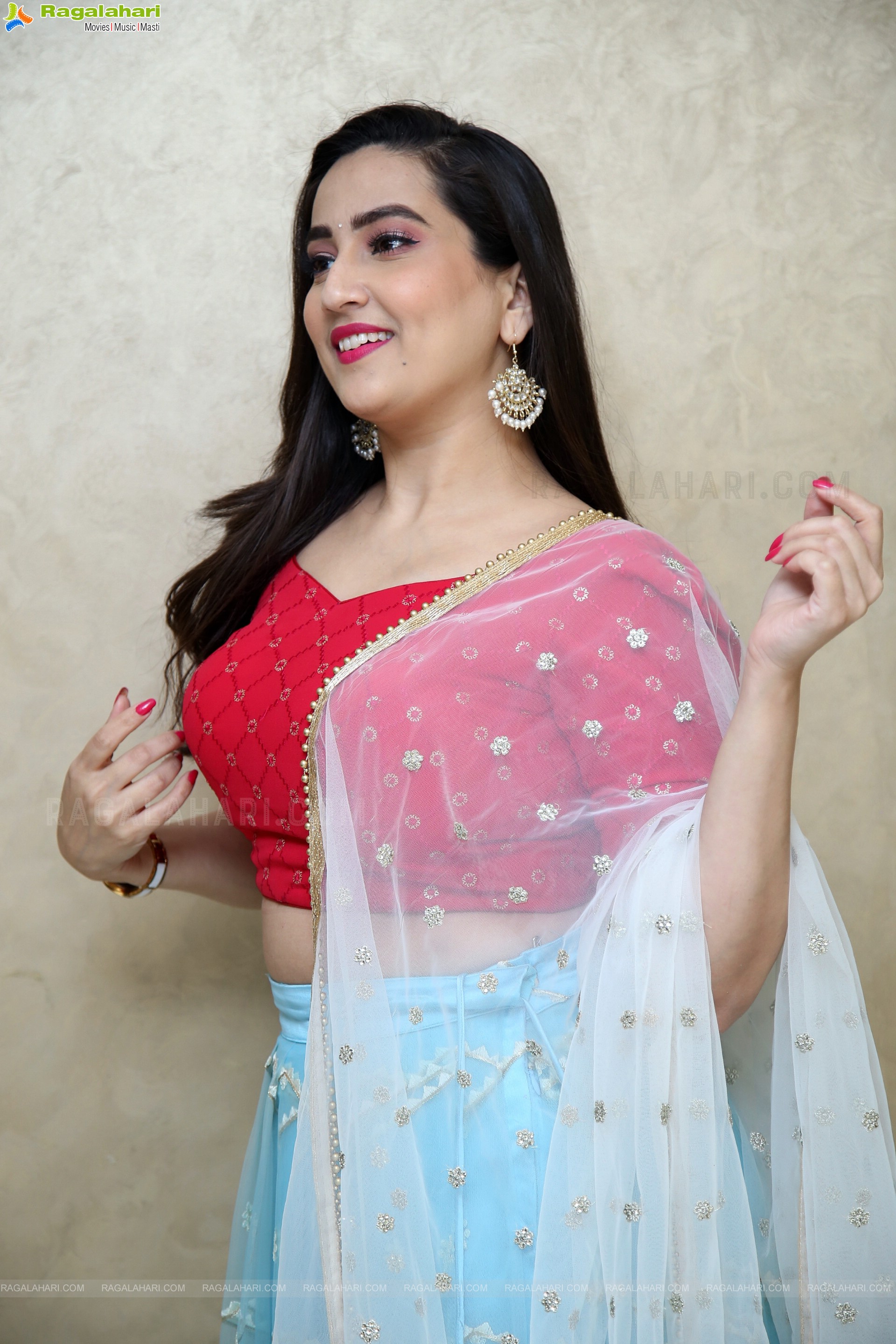 Anchor Manjusha at Latest Photoshoot, HD Photo Gallery