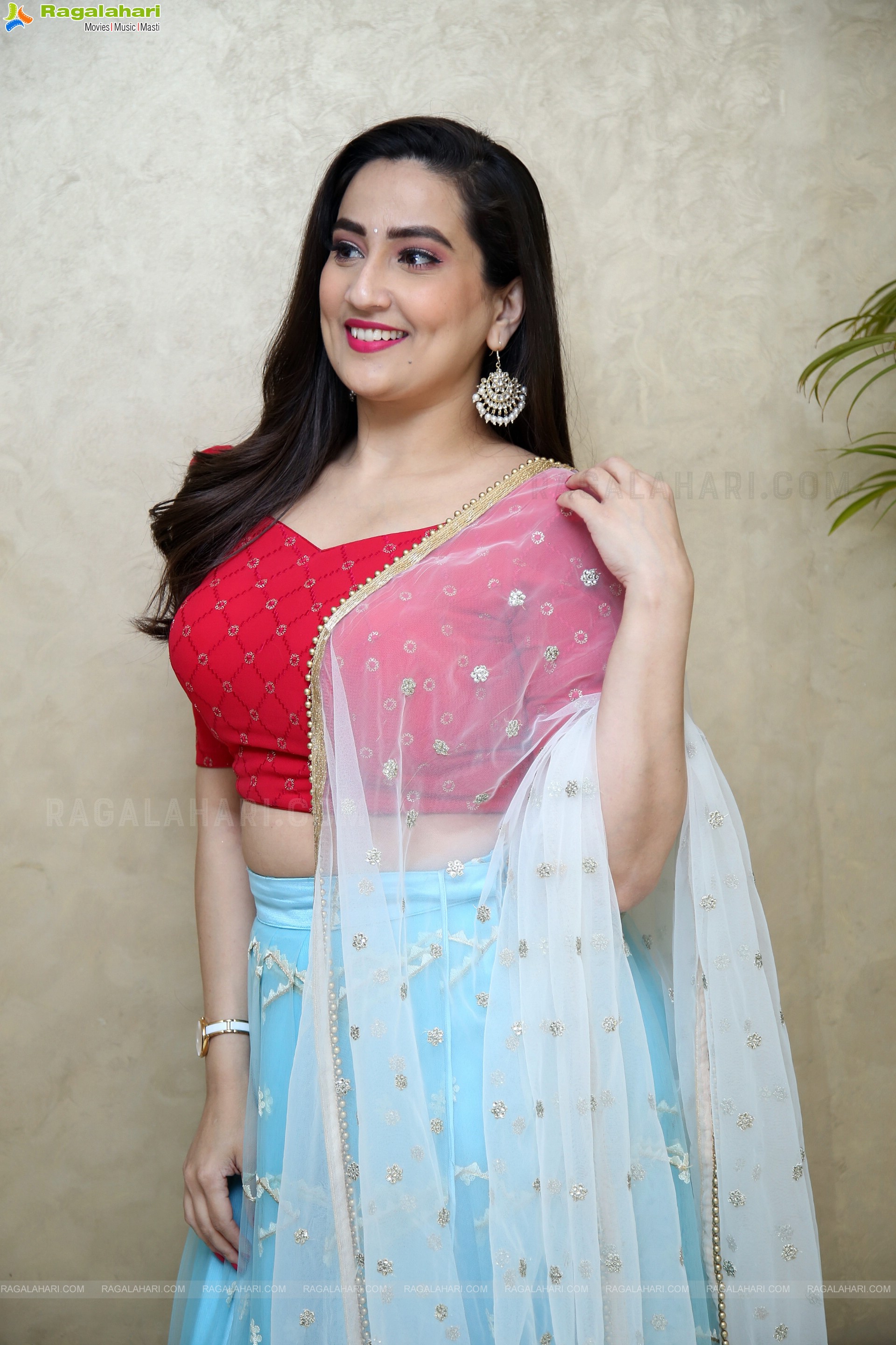 Anchor Manjusha at Latest Photoshoot, HD Photo Gallery