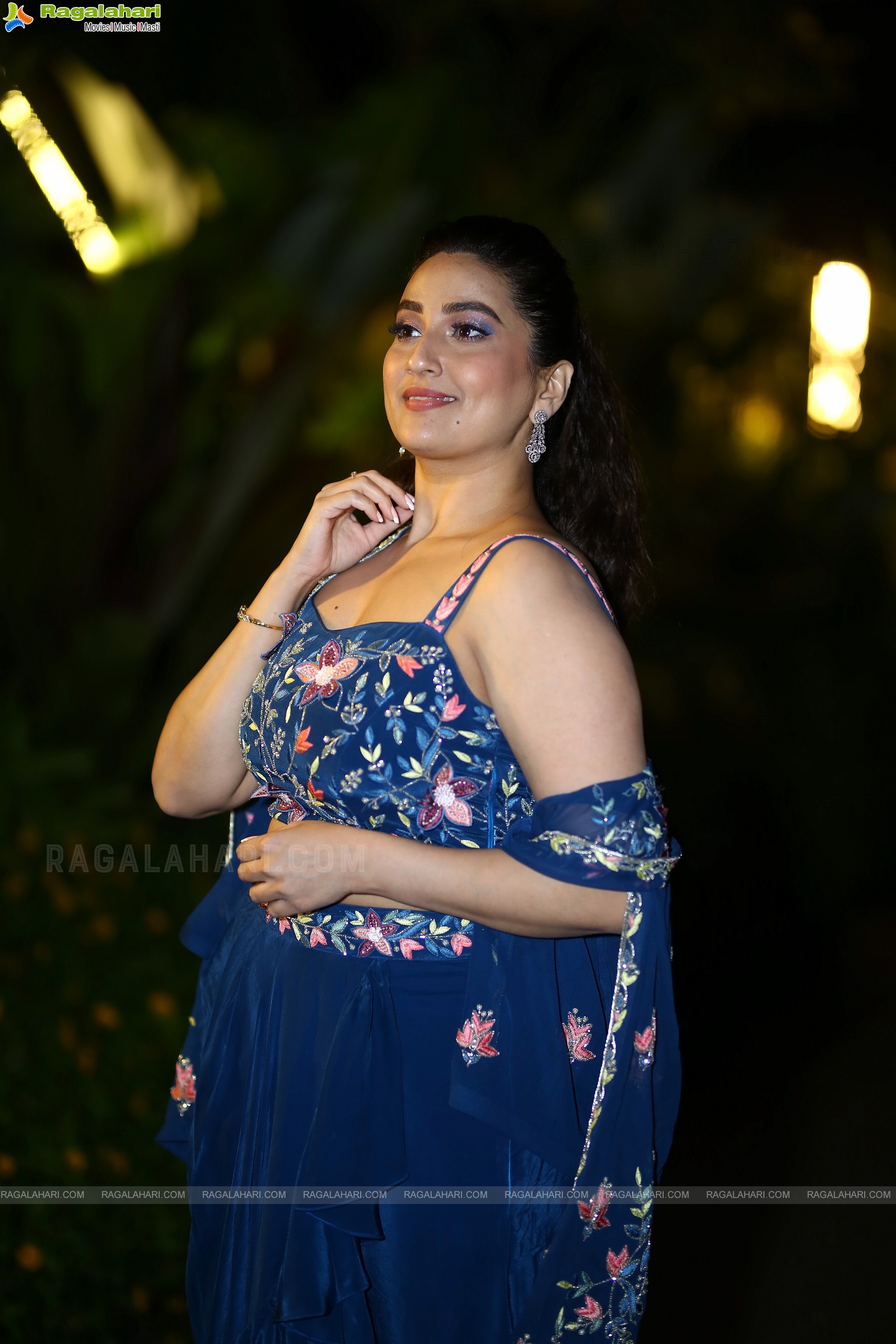 Anchor Manjusha at Urvasivo Rakshasivo Success Meet, HD Photo Gallery