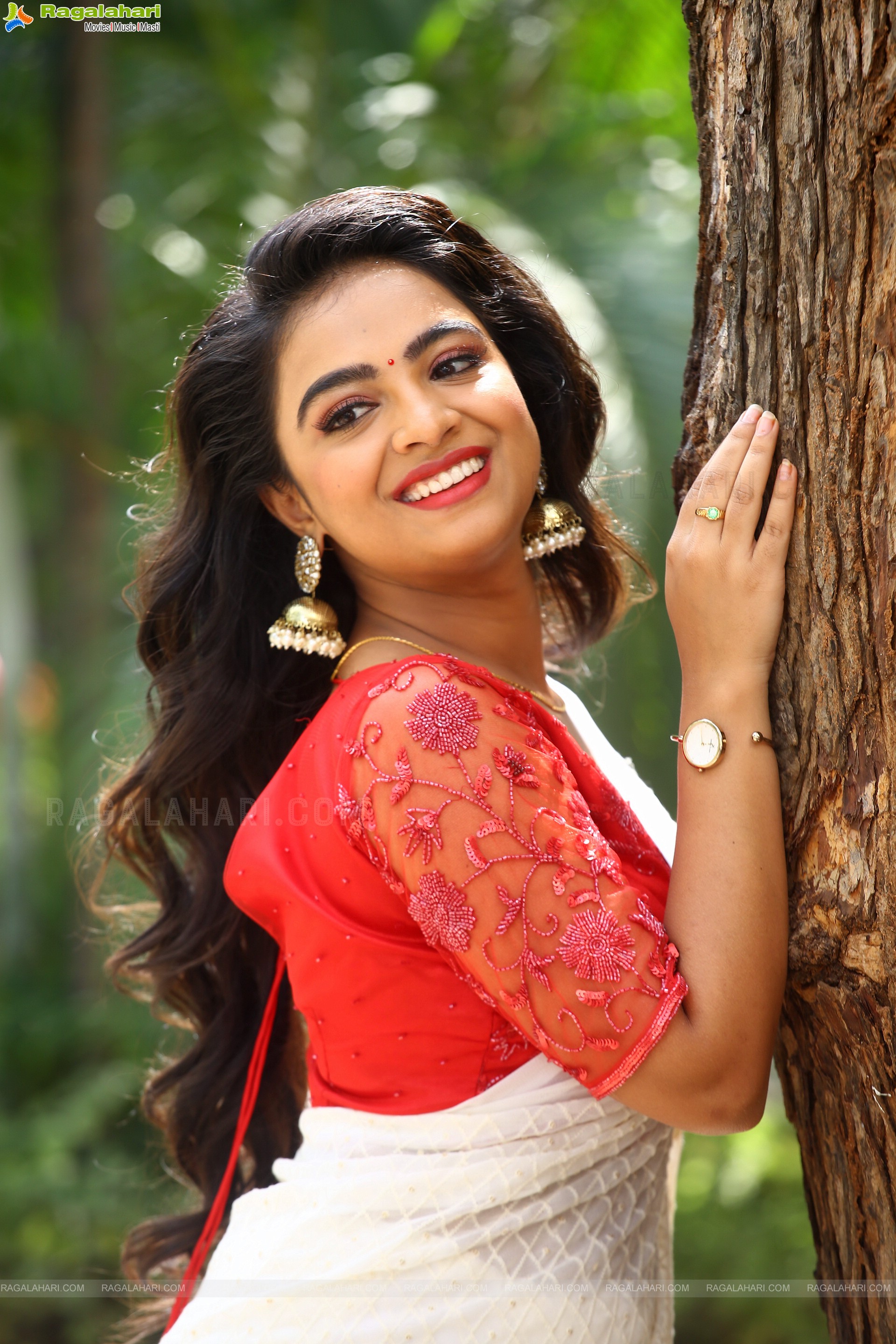 Nandhini Reddy at Seetharamapuram Lo Oka Prema Janta Pre-Release Event, HD Photo Gallery