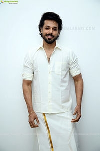 Actor Nandu Vijay Krishna HD Photo Gallery